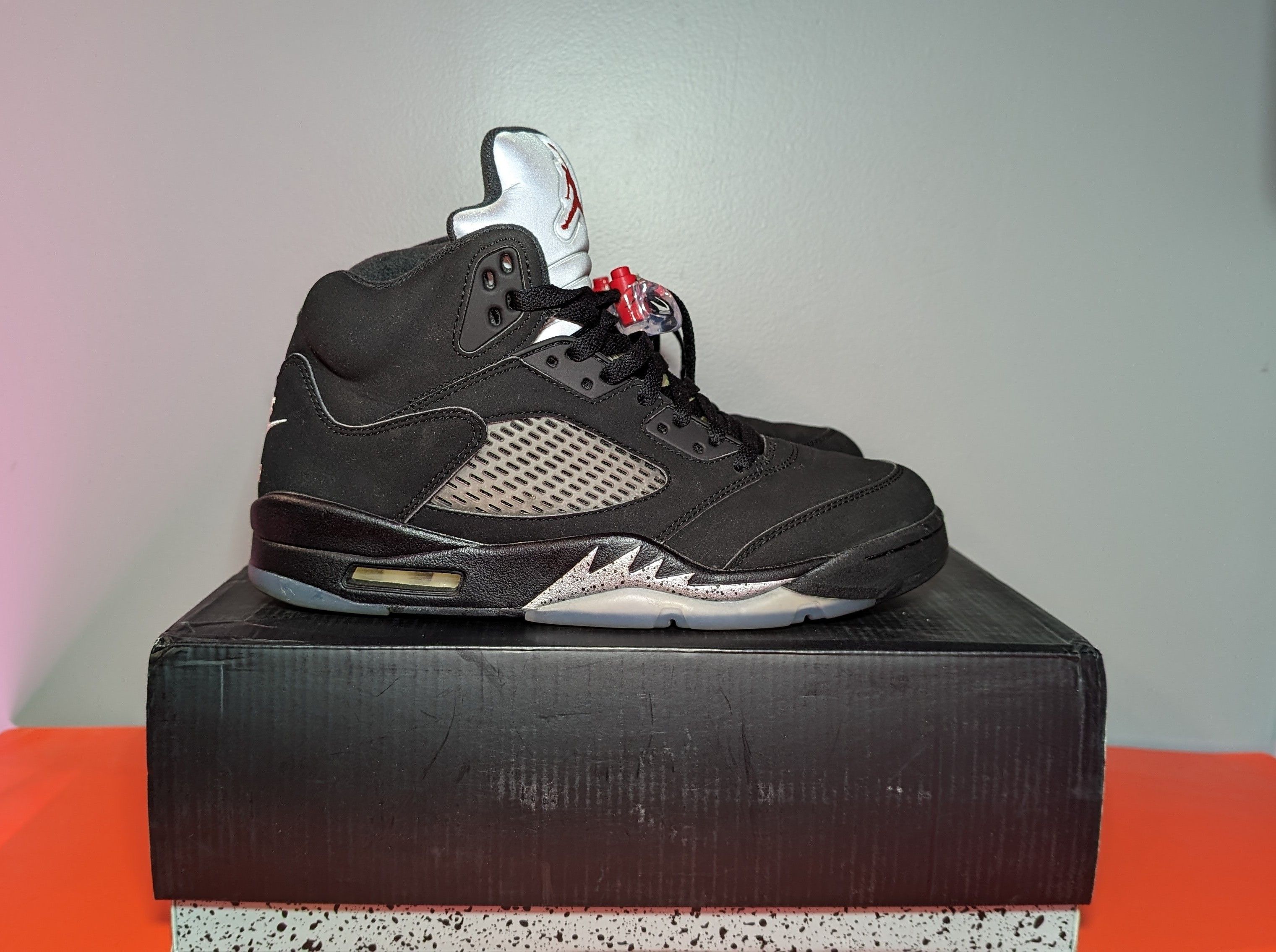 Pre-owned Jordan Nike Size 9.5 - Jordan 5 Og Metallic Silver Shoes In Black Metallic Silver