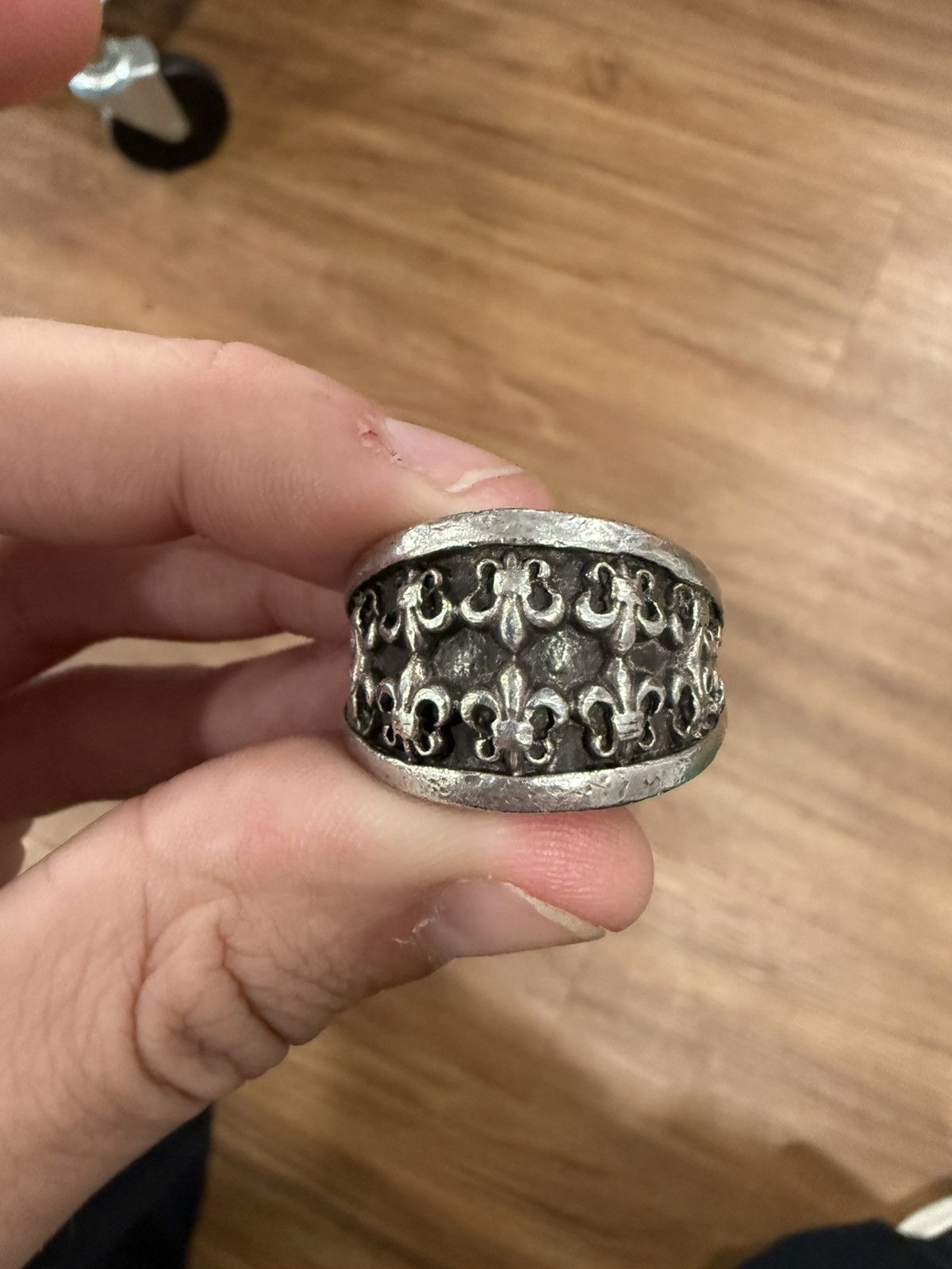 Chrome Hearts Chrome Hearts Wide Narrow BS Fleur Ring Size ONE SIZE - 1 Thumbnail