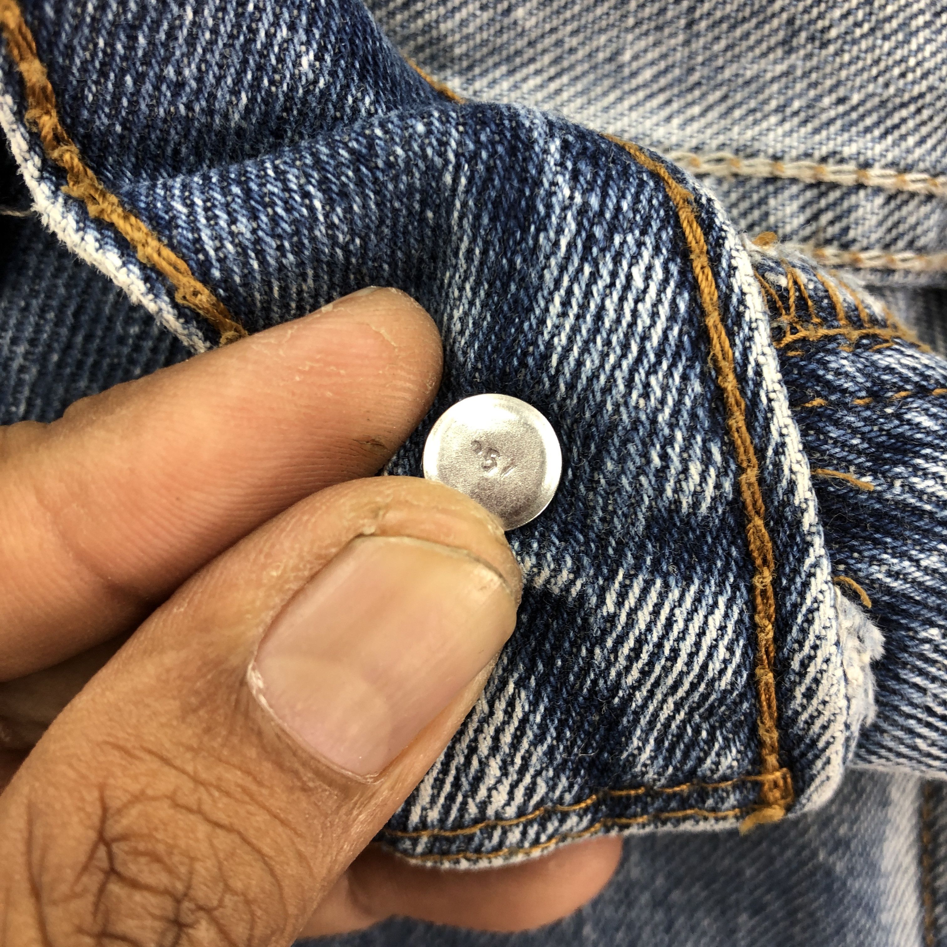 Levi's Vintage Levis 505 Jeans Distressed Levi's Light Wash Denim Size US 36 / EU 52 - 7 Thumbnail