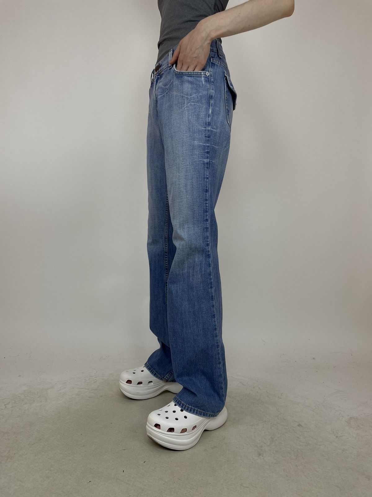 Armani Exchange Armani Axchange Flared Jeans Womens size 6 R Size 28" / US 6 / IT 42 - 6 Thumbnail