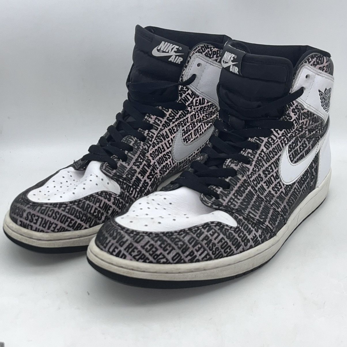 Jordan Brand Nike Air Jordan 1 Retro OG High Yankees Derek Jeter Re2pect Size US 12 / EU 45 - 2 Thumbnail