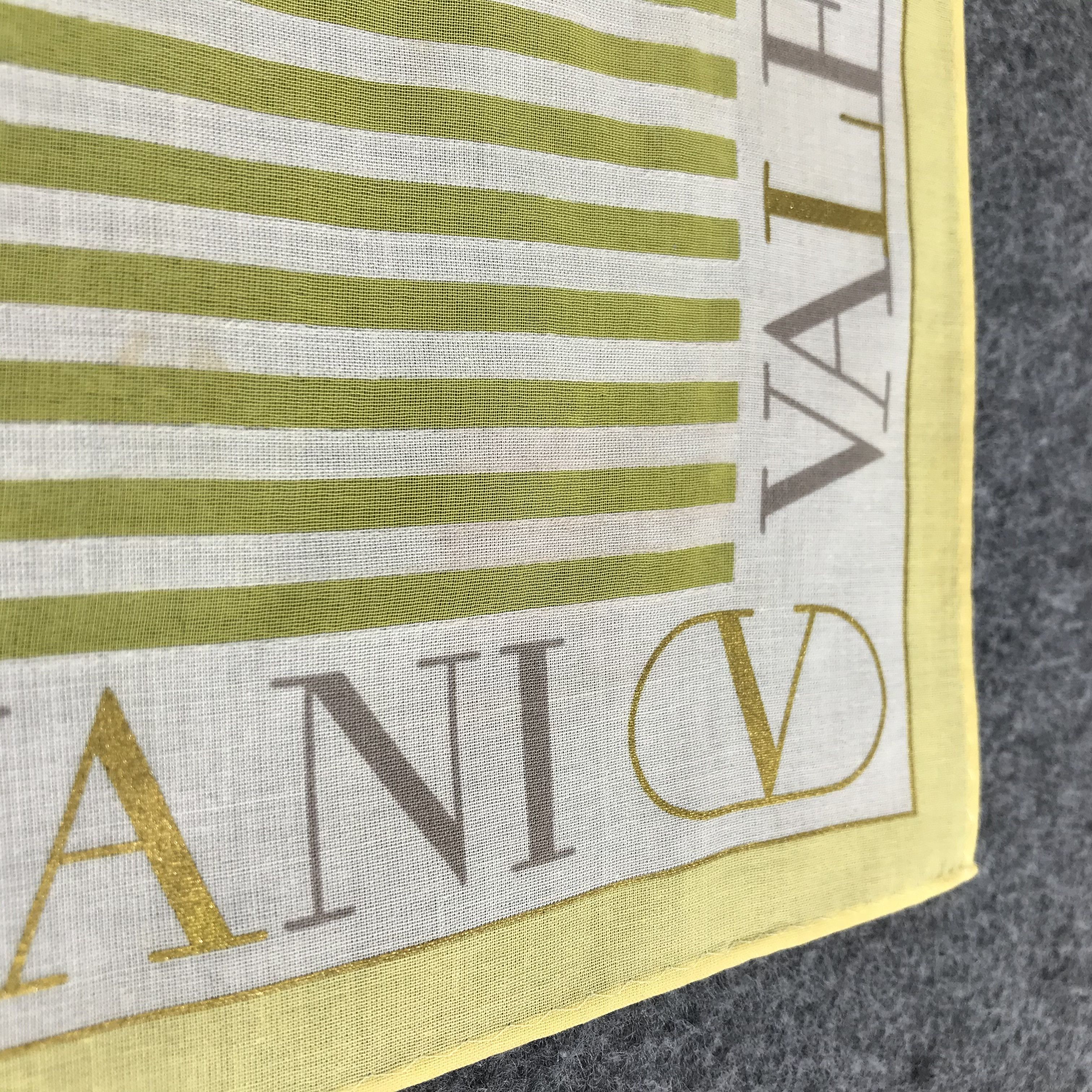 Japanese Brand Valentino Garavani Handkerchief Neckerchief Bandana H1267 Size ONE SIZE - 7 Thumbnail