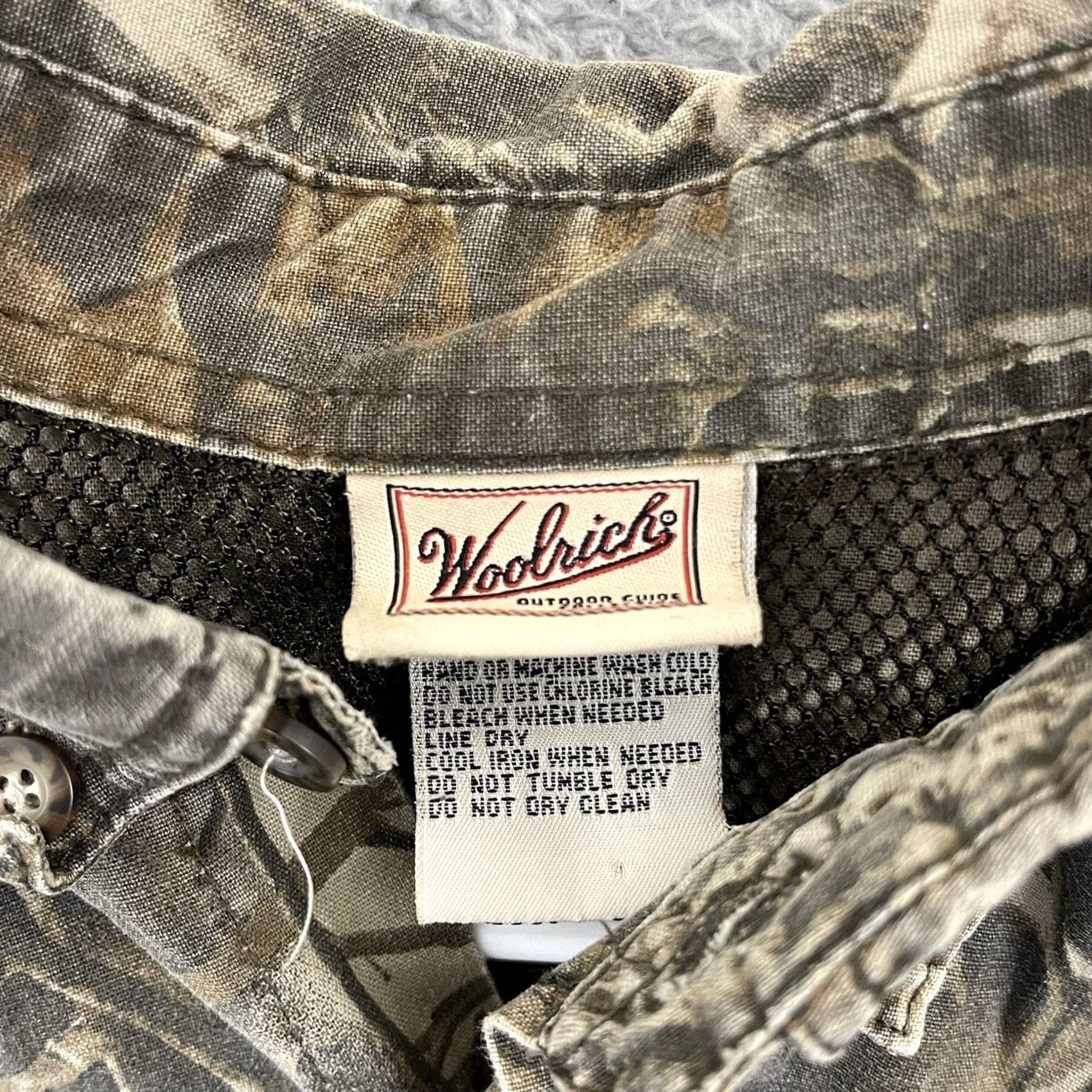 Vintage Woolrich Shirt Mens L Realtree Hardwood Camouflage Button-Down Woolrich Camouflage Pattern Shirt L Men Button-Up Outdoors Hunting Size US L / EU 52-54 / 3 - 4 Thumbnail