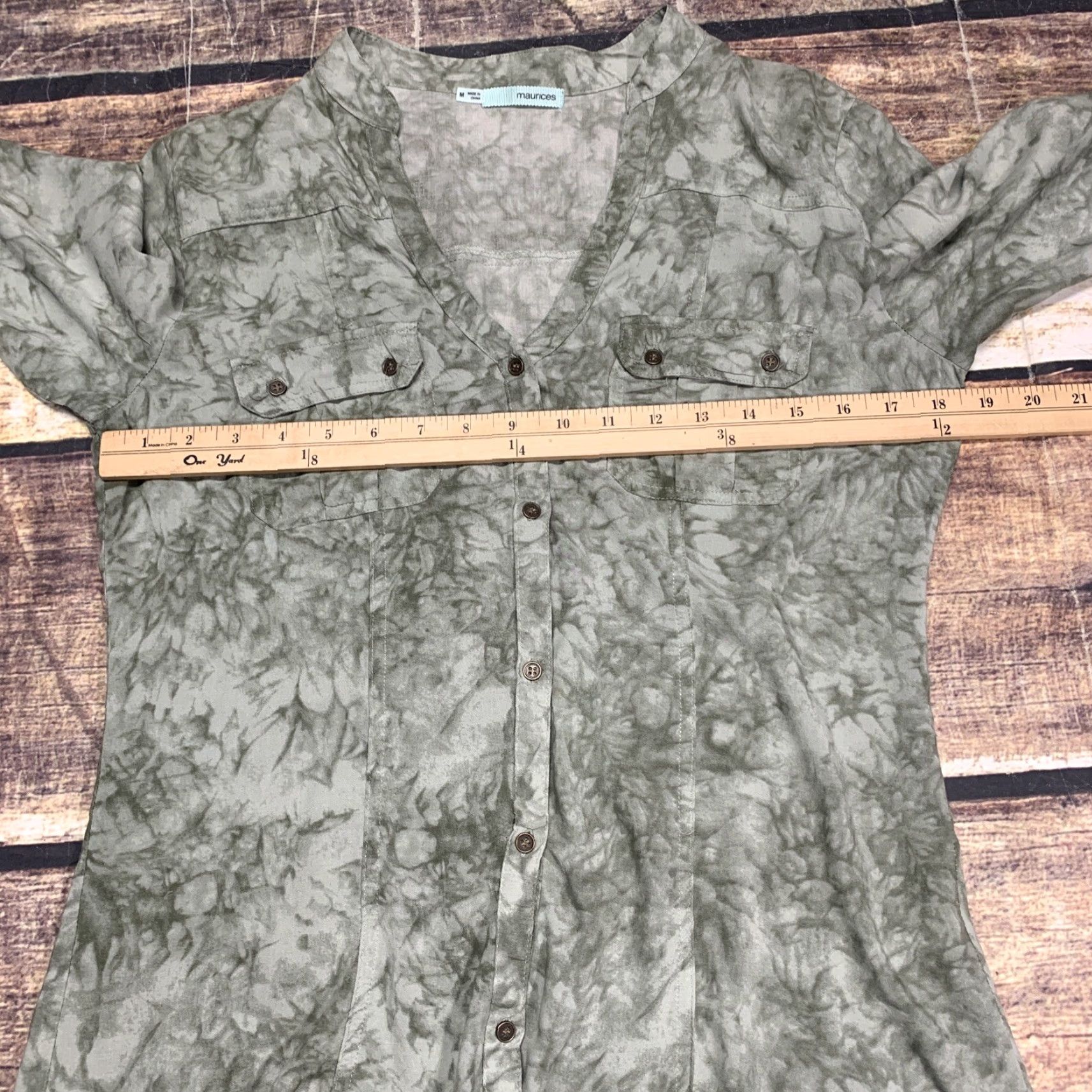 Vintage Maurices Button-Up Shirt Women’s Medium Long Sleeve V-Neck Green Tie Die Button-Up Shirt Womens Medium Green Tie Die Size M / US 6-8 / IT 42-44 - 2 Thumbnail