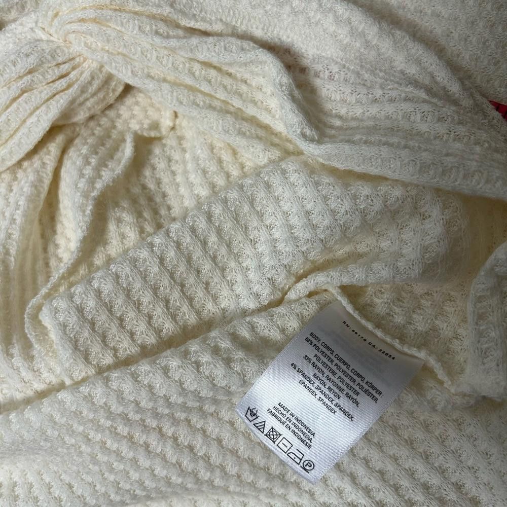 Designer Anthropologie Akemi + Kin Waffle Weave Twist Front Top Small Size S / US 4 / IT 40 - 3 Thumbnail