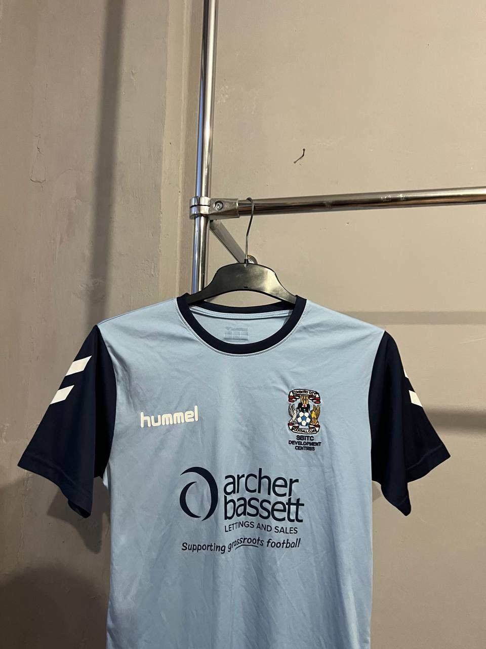 Hummel 2020 COVENTRY CITY #30 SOCCER JERSEY FOOTBALL SHIRT CENTER M Size US M / EU 48-50 / 2 - 4 Thumbnail