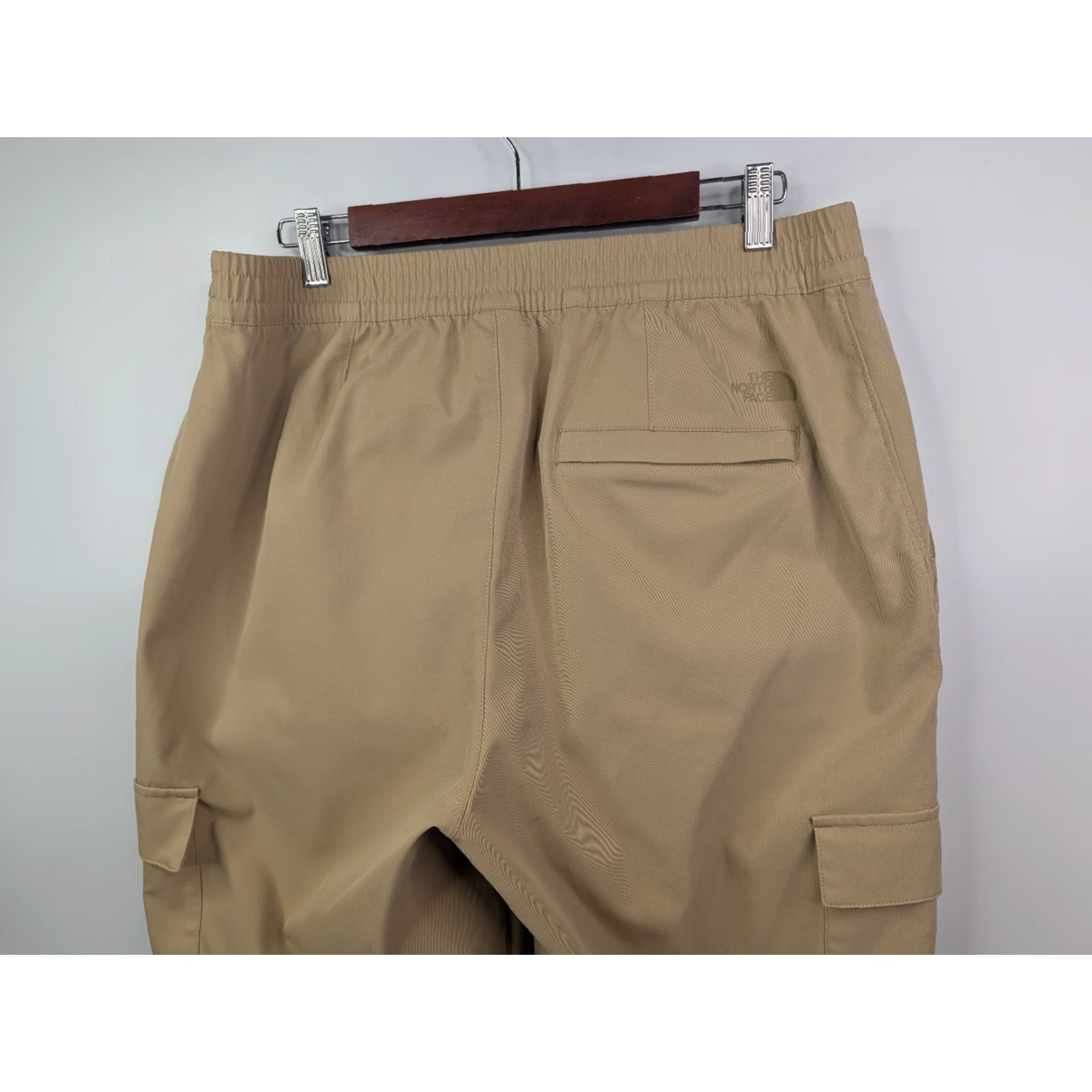 The North Face The North Face W Cargo Pant Khaki Beige Regular Fit XL Womens Pockets Lightweight Zip Pocket Hiking Size 40" / US 18 - 4 Thumbnail