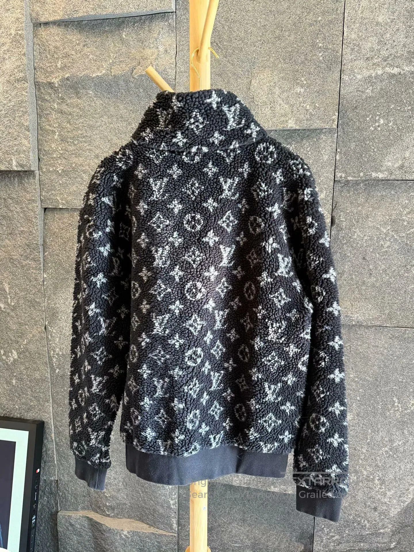 Louis Vuitton louis vuitton black teddy logo jacket. Size US S / EU 44-46 / 1 - 2 Thumbnail