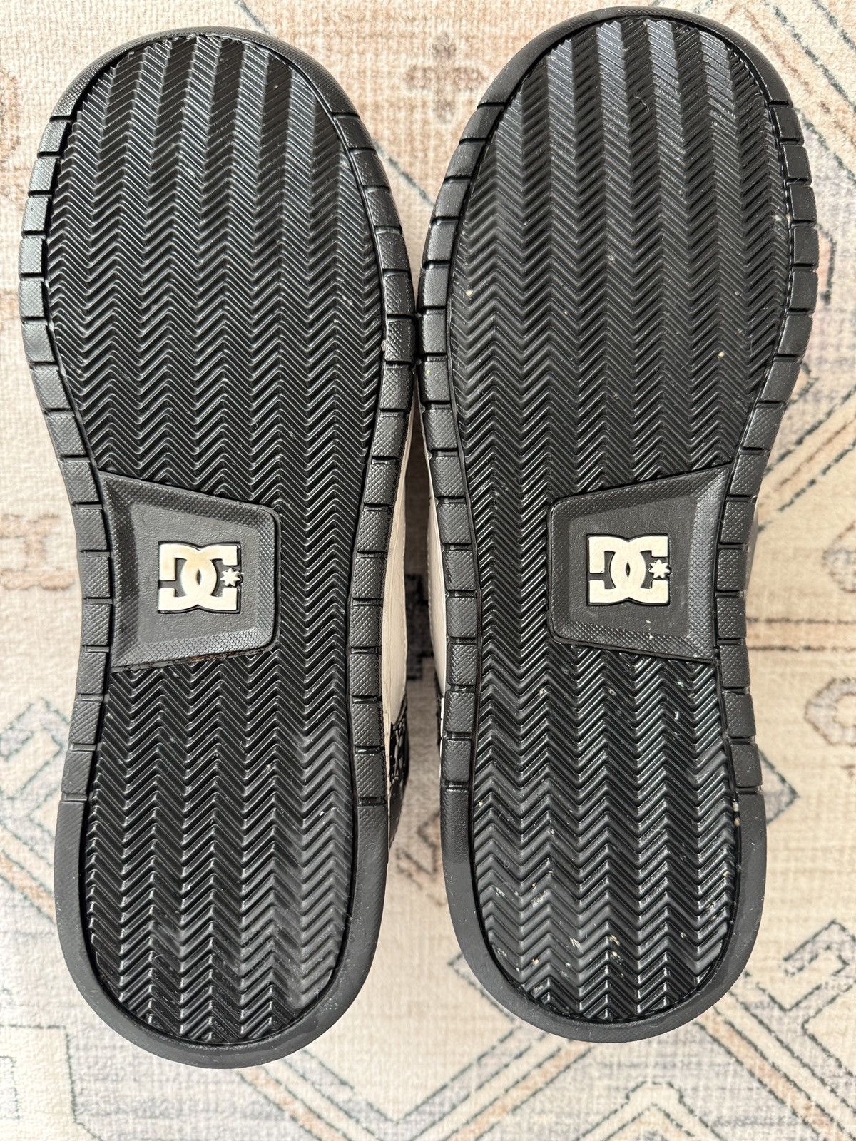 DC DC Court Graffik Men’s Size 13 (ADYS100173) Size US 13 / EU 46 - 7 Thumbnail