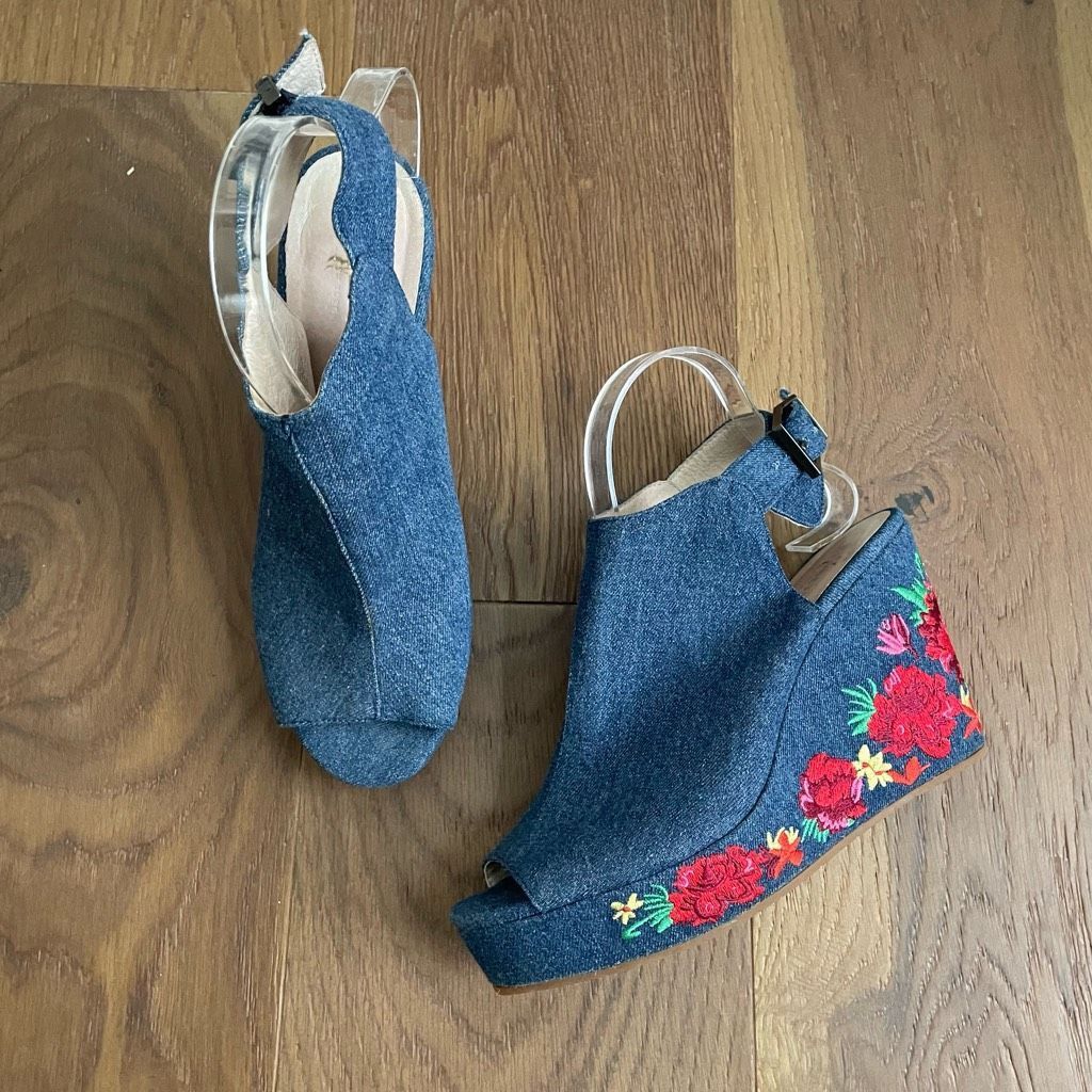 Kenneth Cole Kenneth Cole Olani Wedge Heel Sandals Denim Embroidered Floral Women's 8.5 Size US 8.5 / IT 38.5 - 1 Thumbnail