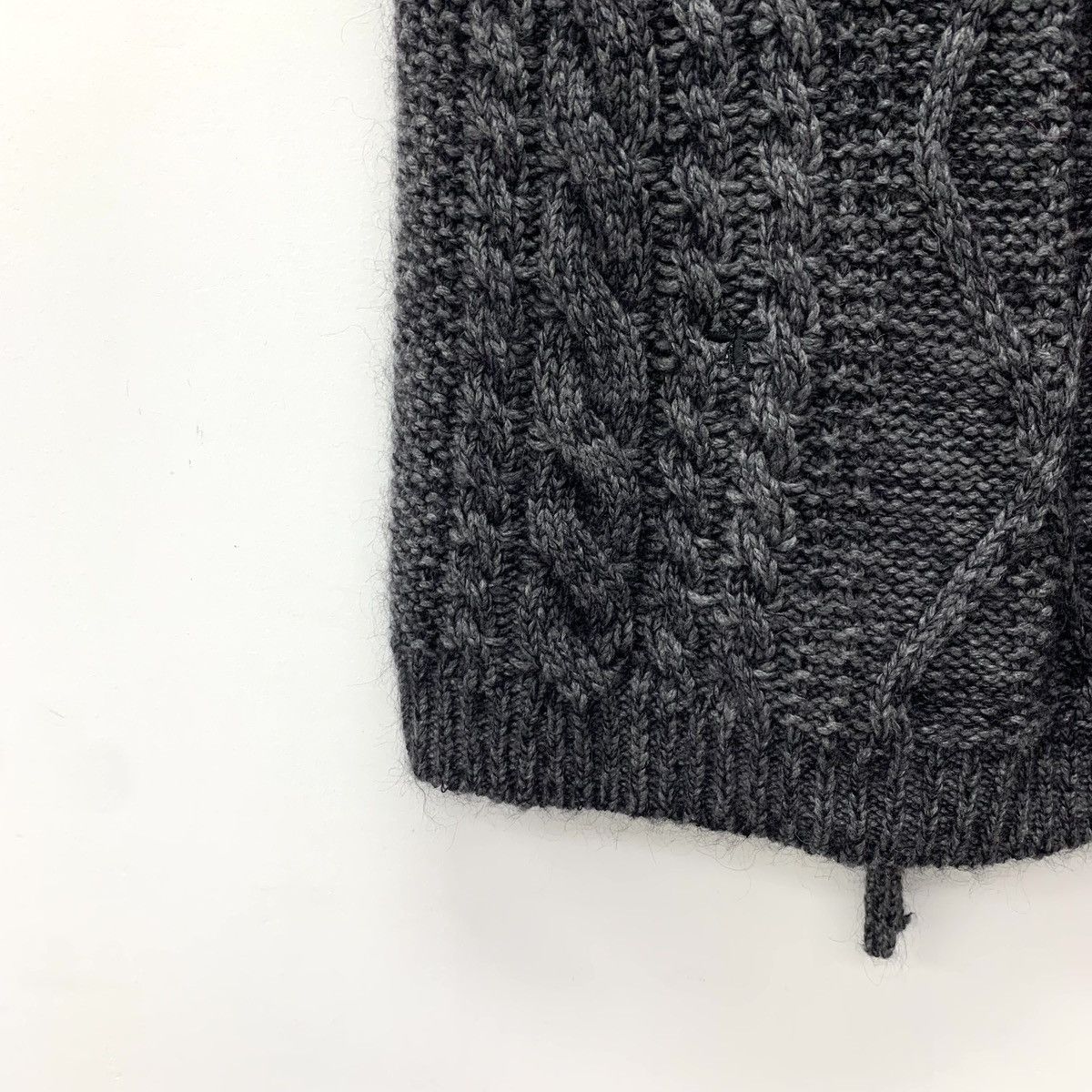 Dior Christian Dior Cable Knit Back Tie Cashmere Knit Vest K26WX Size M / US 6-8 / IT 42-44 - 4 Thumbnail