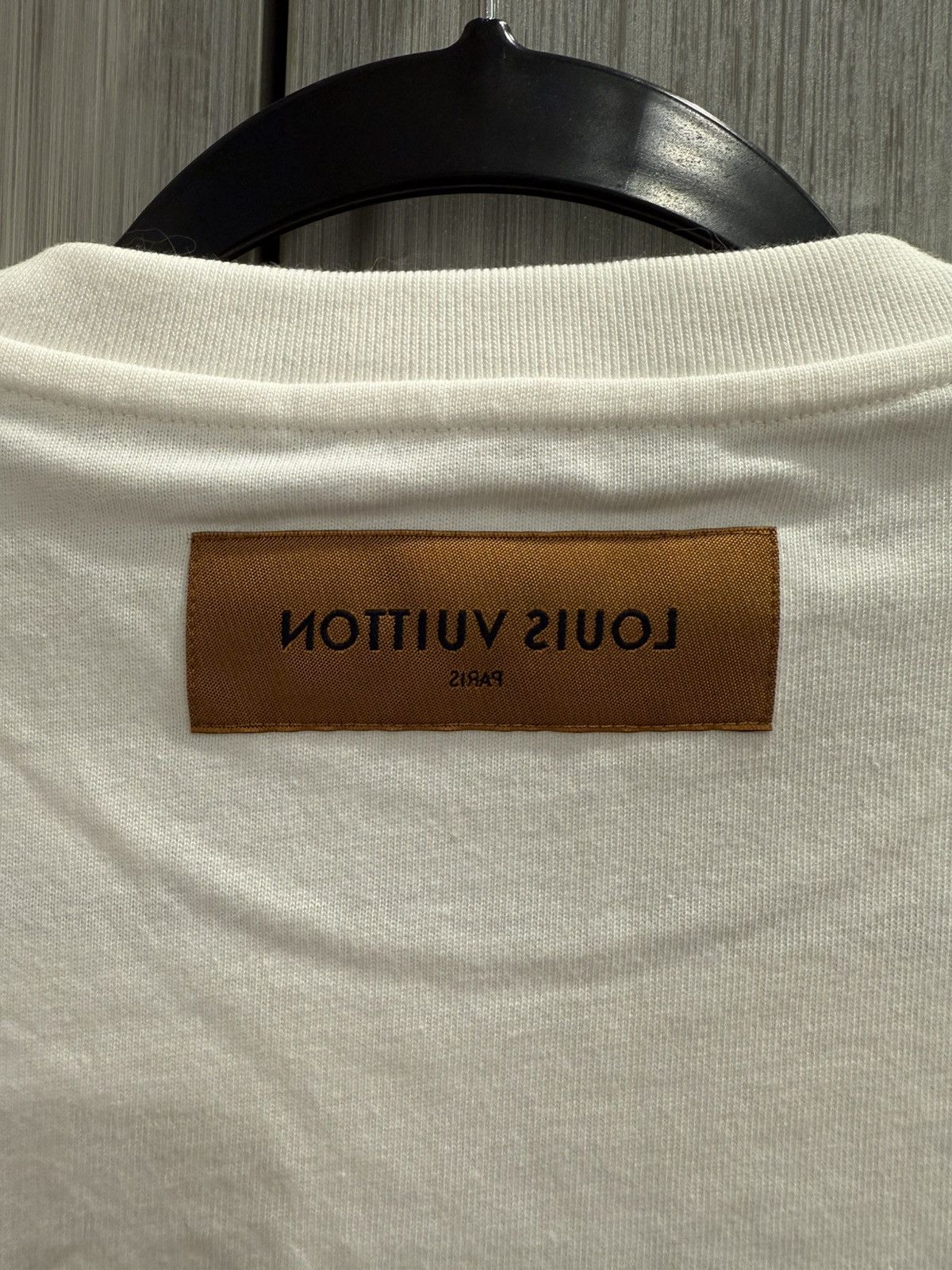 Louis Vuitton Louis Vuitton Embroidered Hook Logo T Shirt Size US XL / EU 56 / 4 - 6 Thumbnail