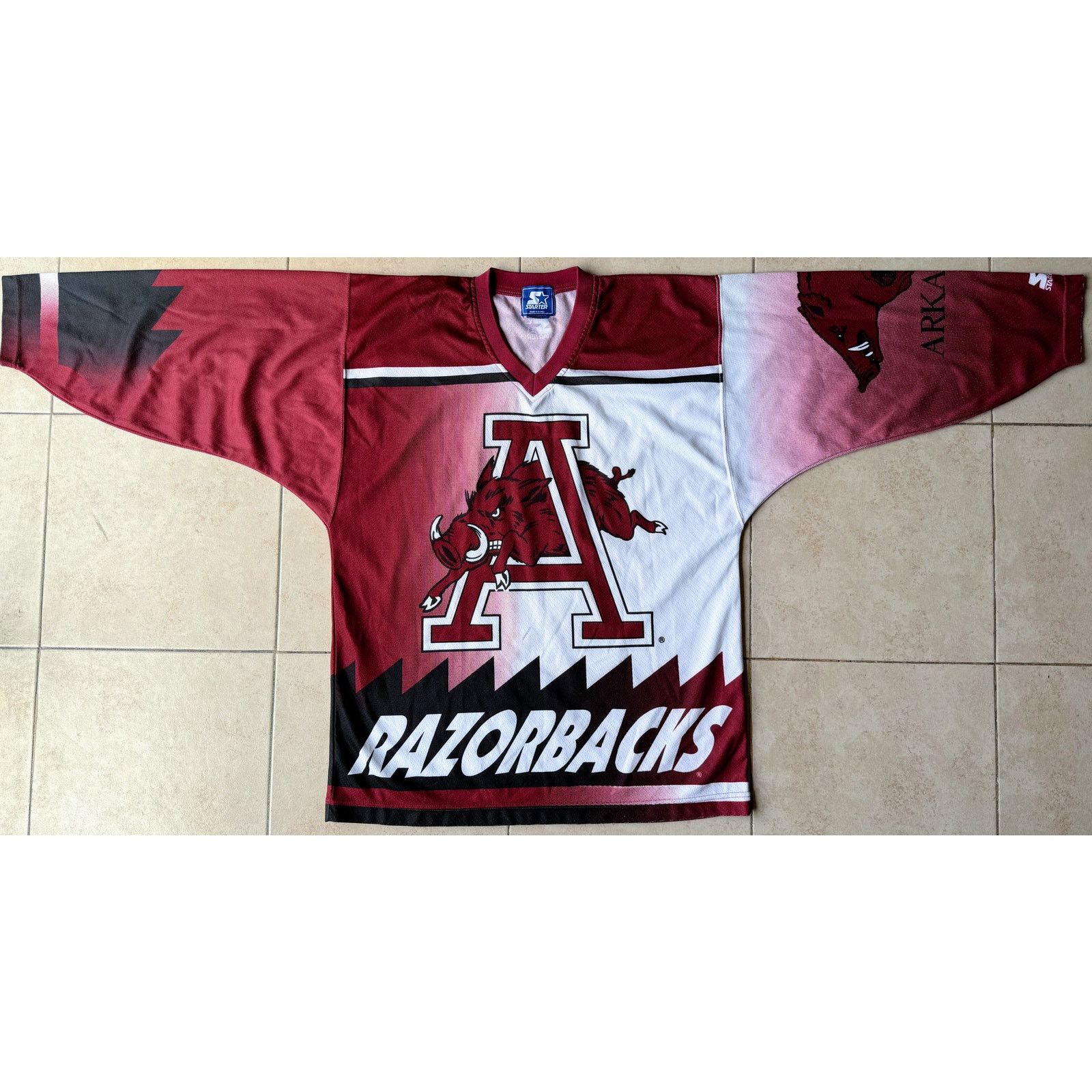 NCAA × Starter Arkansas Razorbacks 90s STARTER hockey M jersey AOP red vtg Size US M / EU 48-50 / 2 - 5 Thumbnail
