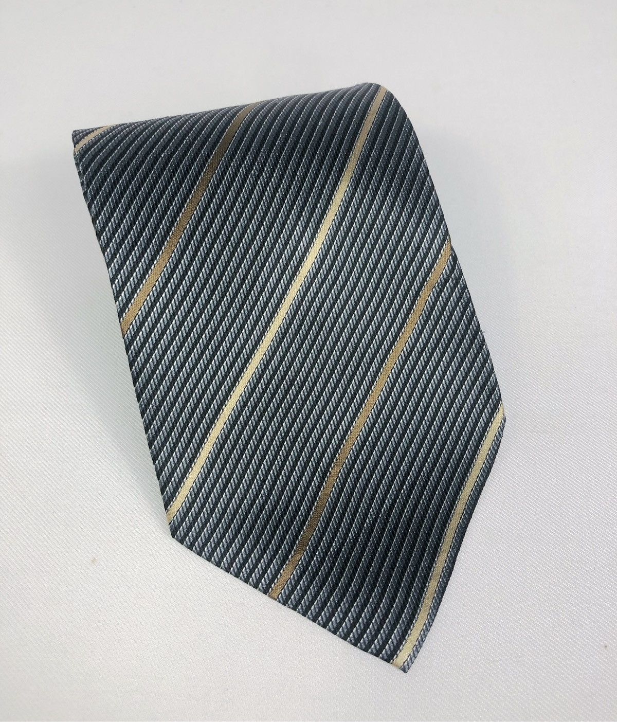 Ermenegildo Zegna Rare Ermenegildo Zegna Stripes Silk Tie Made in Italy Size ONE SIZE - 1 Thumbnail