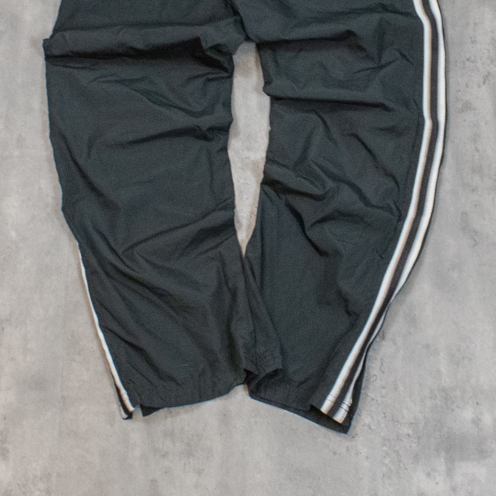 Oshkosh Y2K 00's Osh Kosh Baggy Relax Fit Wide Stripped Track Pant's Size US 26 / EU 42 - 10 Thumbnail
