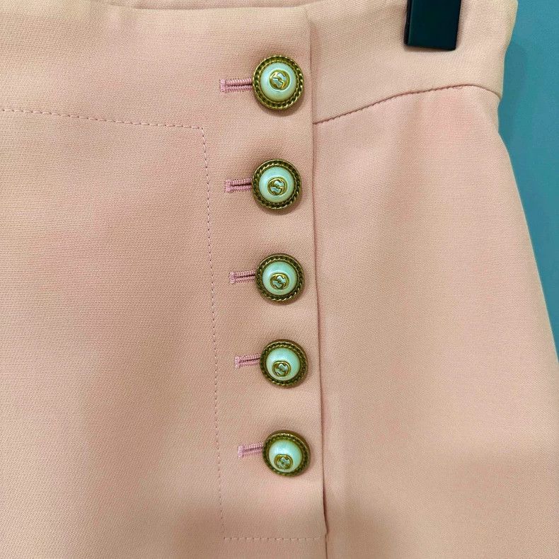 Gucci Gucci Pure color pearl buckle skirt 2506-Nextarrow Size 27" / US 4 / IT 40 - 3 Thumbnail