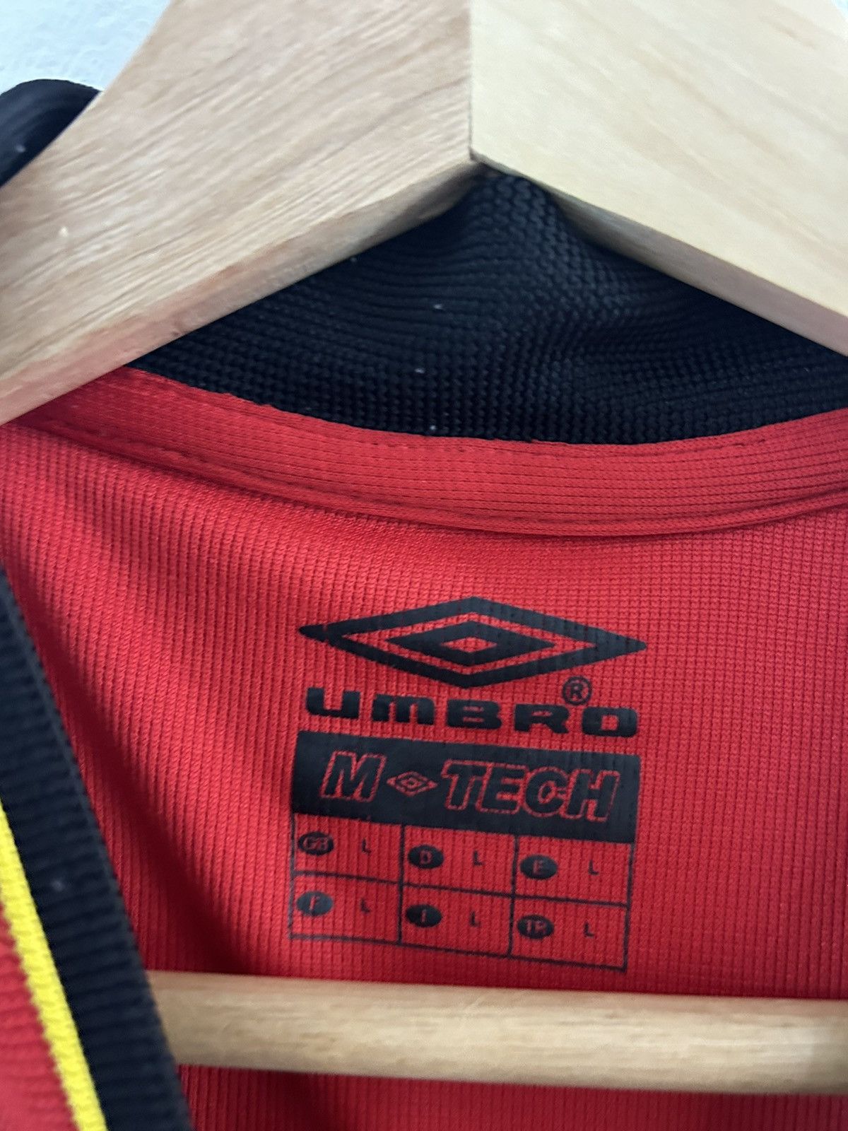 Umbro × Vintage 2002/03 Galatasaray away Kit Size US XL / EU 56 / 4 - 5 Thumbnail