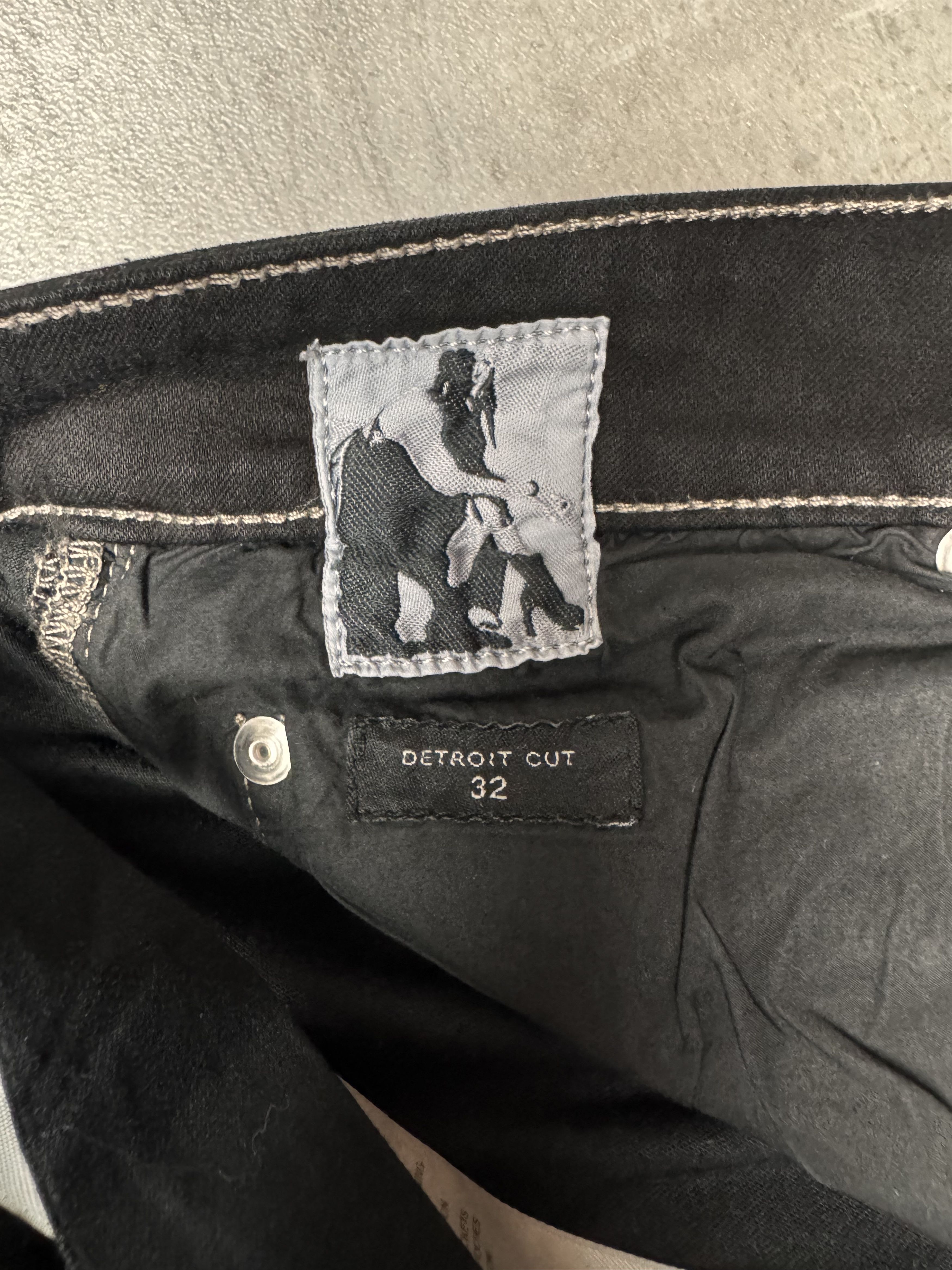 Rick Owens RICK OWENS DRKSHDW Slashed Detroit Cut Jeans in Black Size US 32 / EU 48 - 12 Thumbnail