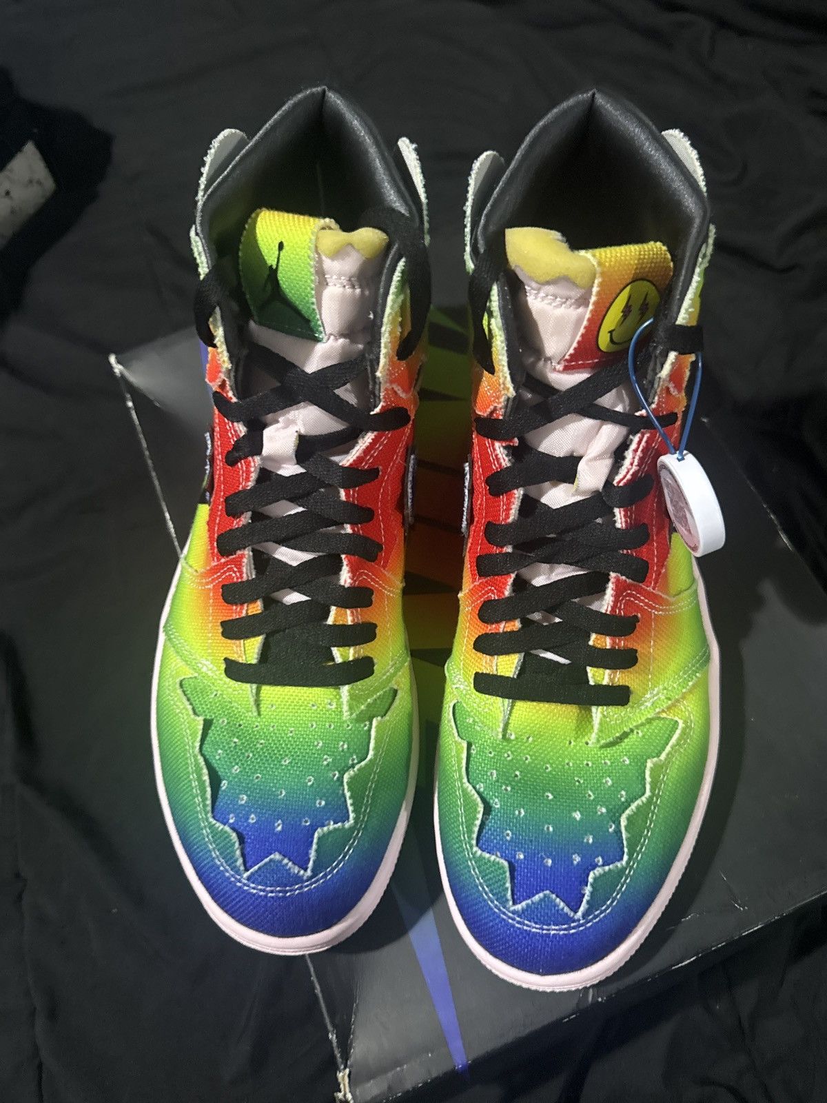 J Balvin × Jordan Brand Jordan 1 j balvin Size US 10.5 / EU 43-44 - 4 Thumbnail