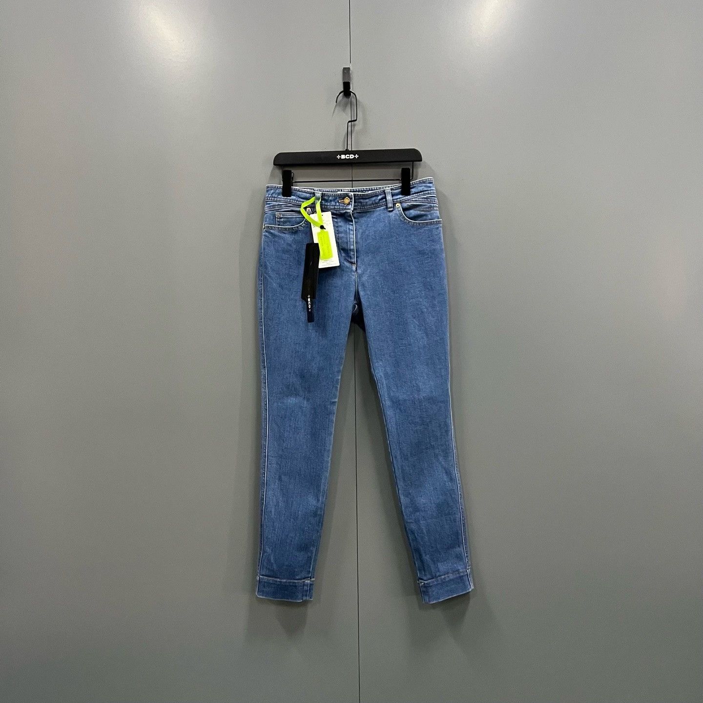 Louis Vuitton Louis Vuitton Denim Slim Fit Blue Denim Jeans 40 Men Size US 40 / EU 56 - 1 Thumbnail