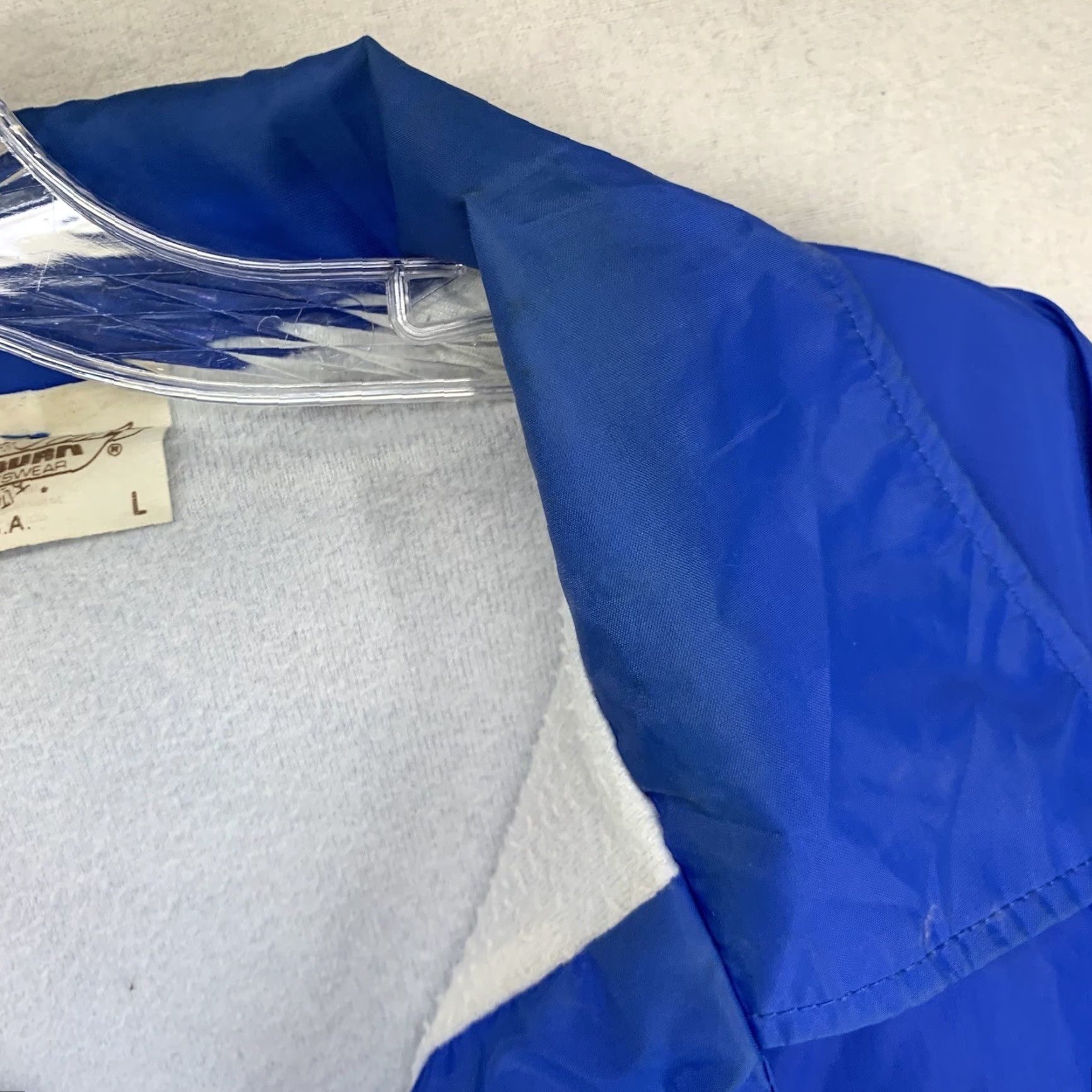Vintage VINTAGE Auburn Sportswear Windbreaker Jacket Men's L Blue 80s Outdoor Work Pockets Logo Snap Regular Softshell Polyester Nylon Lining United States Size US L / EU 52-54 / 3 - 7 Thumbnail
