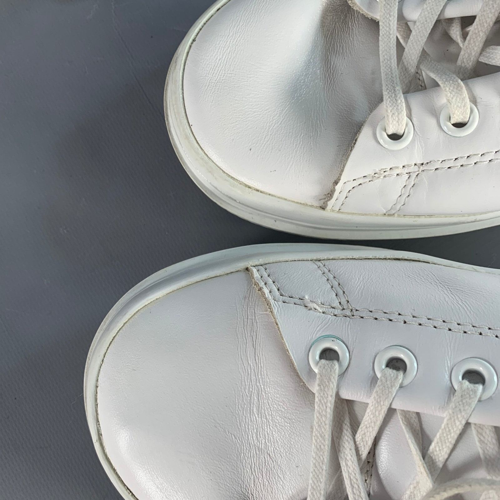 Barneys New York 9.5 White Leather Low Top Rubber Sole Sneakers Size US 9.5 / EU 42-43 - 11 Thumbnail
