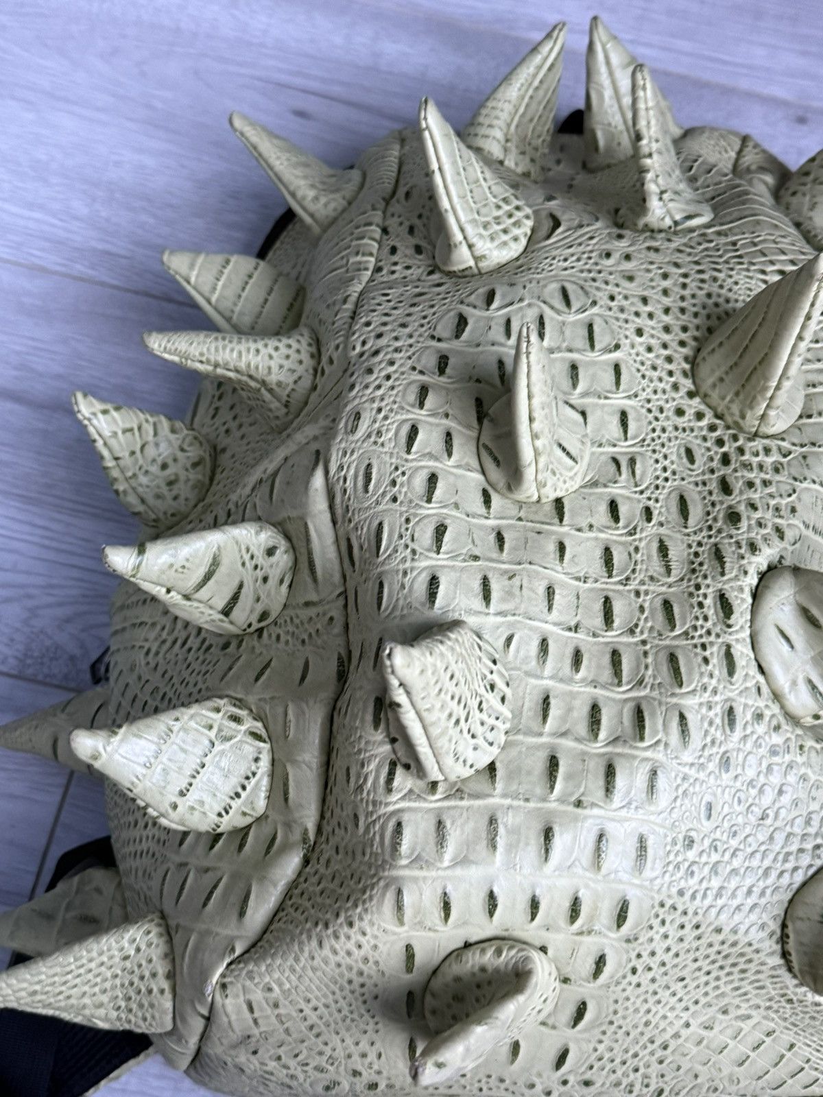 Hypebeast Mad Pax dragon spike backpack Size 34 - 4 Thumbnail