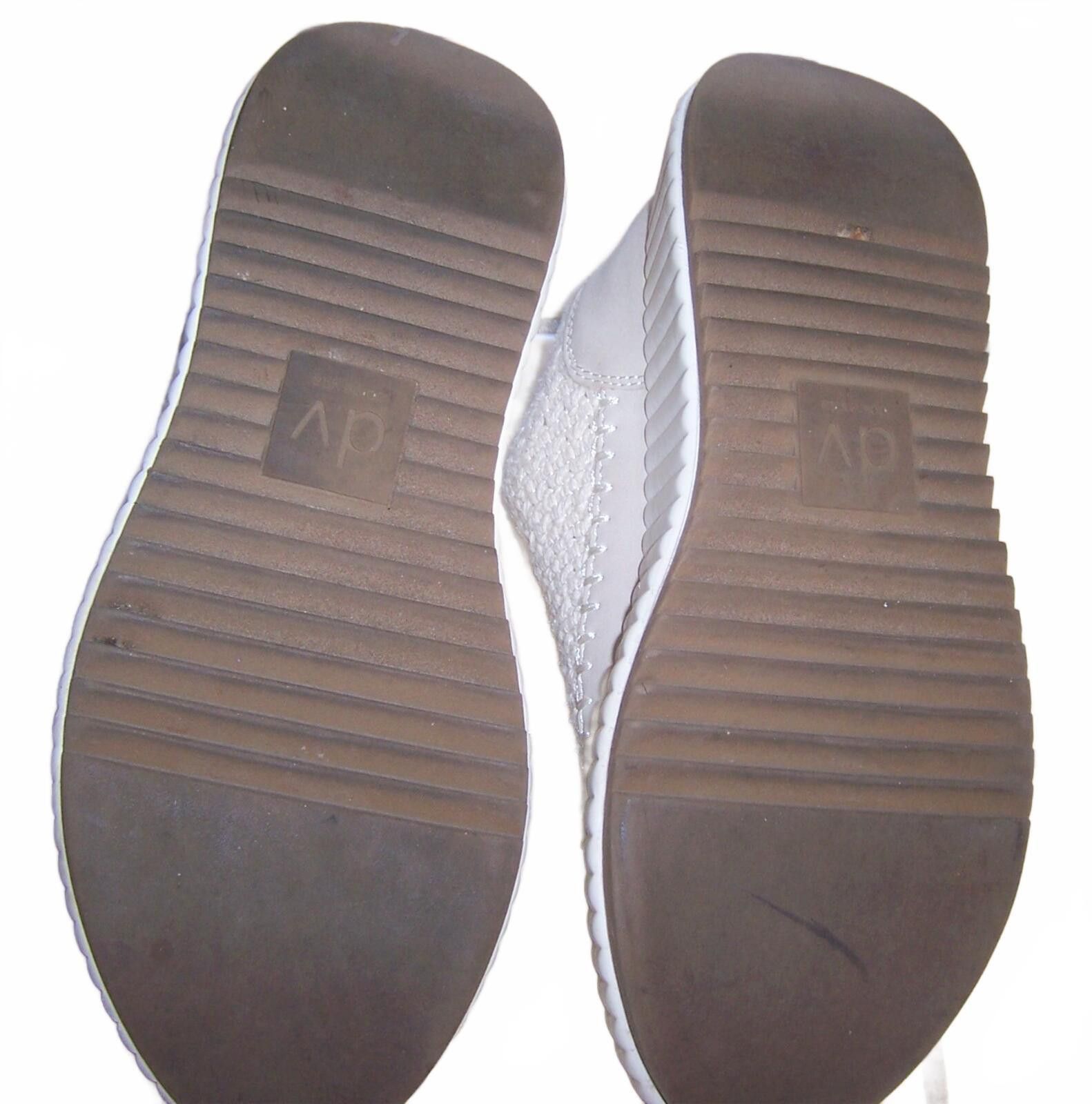 Dolce Vita DV by Dolce Vita Fredi Sneakers - Sandstone - Women's US 8 Size US 8 / IT 38 - 5 Thumbnail