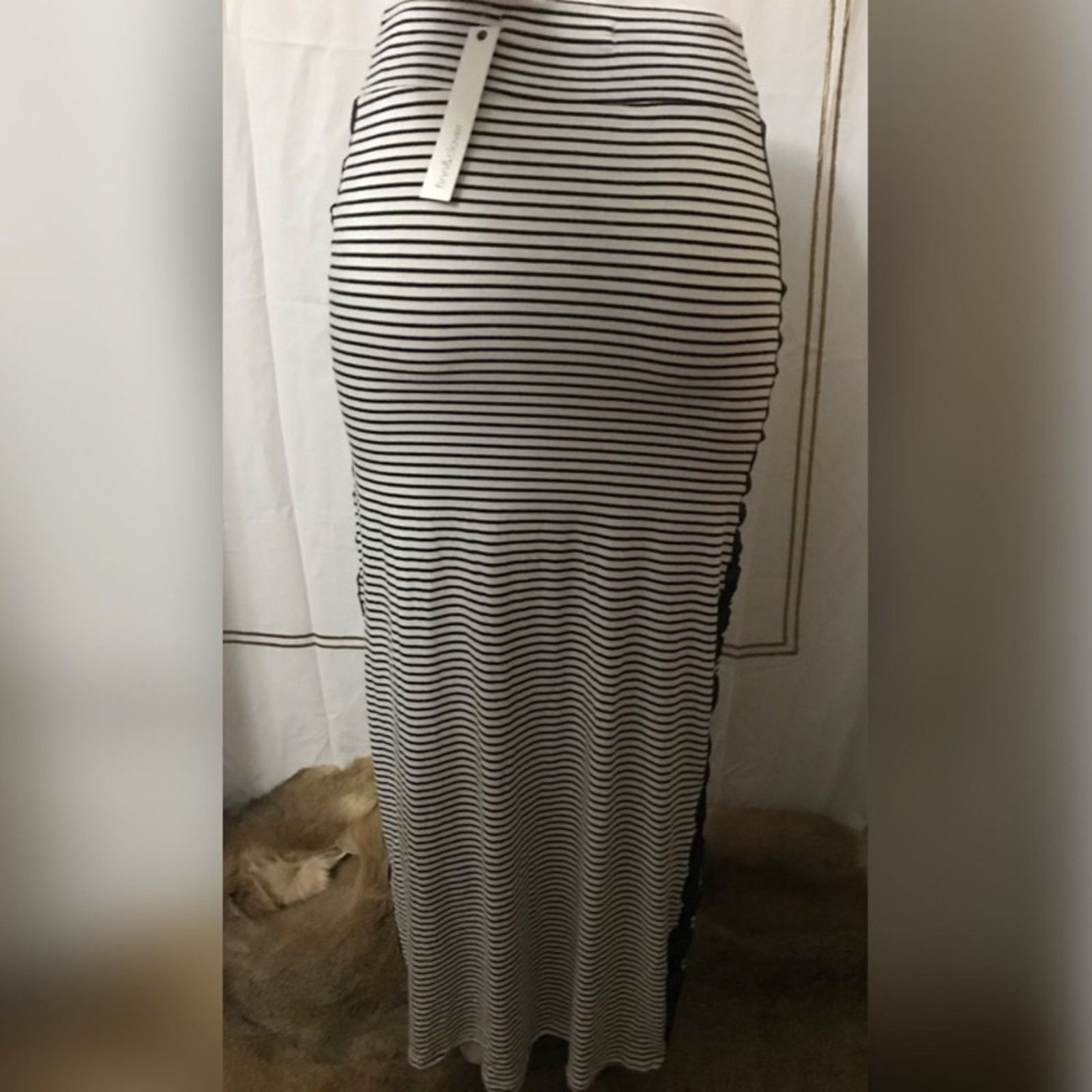 Other Finn & Clover Black and White Striped Long Skirt Size 27" / US 4 / IT 40 - 7 Thumbnail
