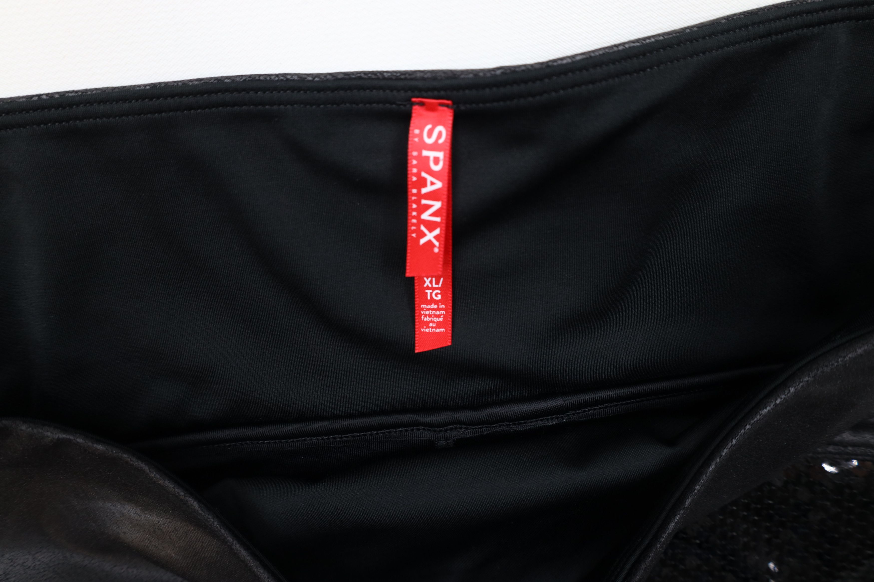 Spanx × Vintage Spanx Faux Leather Sequined Stretch Shapewear Leggings Black Size 30" / US 8 / IT 44 - 6 Thumbnail