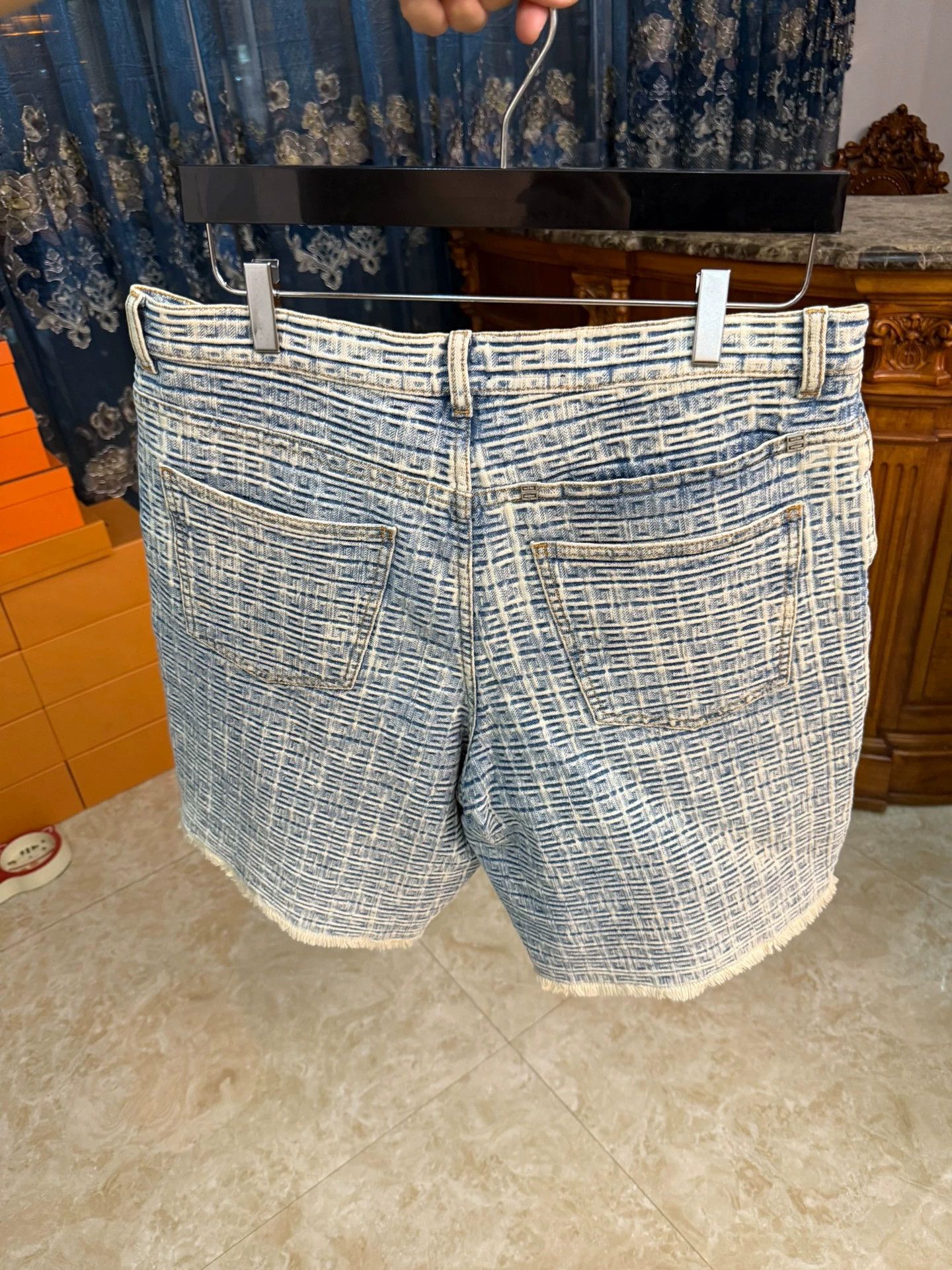 Givenchy Givenchy Allover Logo Tie-Dye Denim Shorts Size 31 Size US 31 - 2 Thumbnail