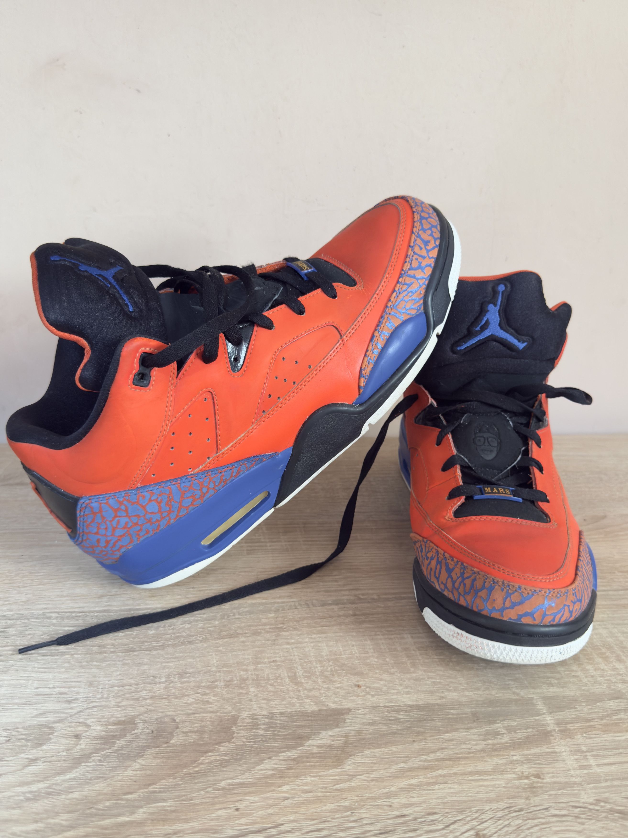 Jordan Brand Rare jordan Son of Mars orange sneakers size 12 Size US 12 / EU 45 - 2 Thumbnail