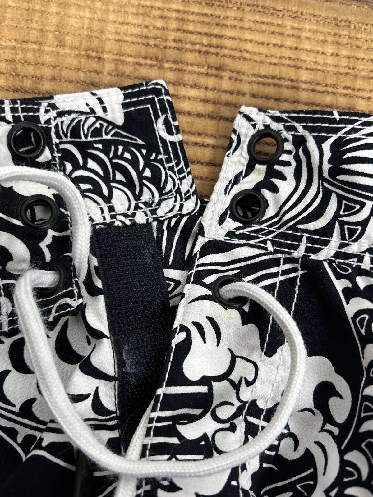 Polo Ralph Lauren Vintage Ralph Lauren RLX Koi Fish Art Aop Shorts Size US 34 / EU 50 - 7 Thumbnail
