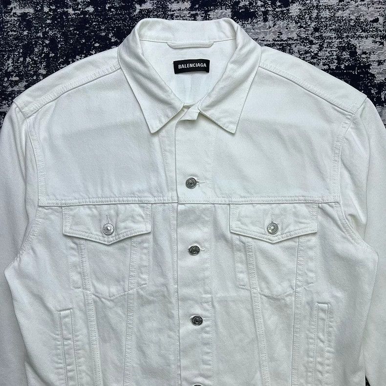 Balenciaga Balenciaga size 44 Back Letter Logo Stone Wash Denim Jacket Size US S / EU 44-46 / 1 - 2 Thumbnail