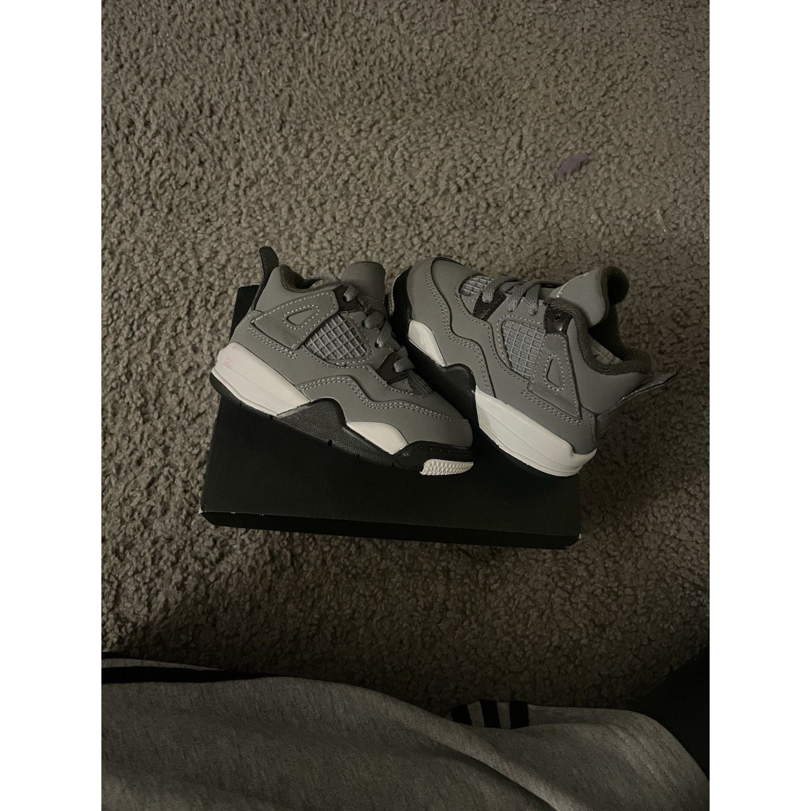 Jordan Brand Size 5c- Air Jordan Retro 4 Cool Grey Toddler Size US 5 / EU 37 - 2 Thumbnail