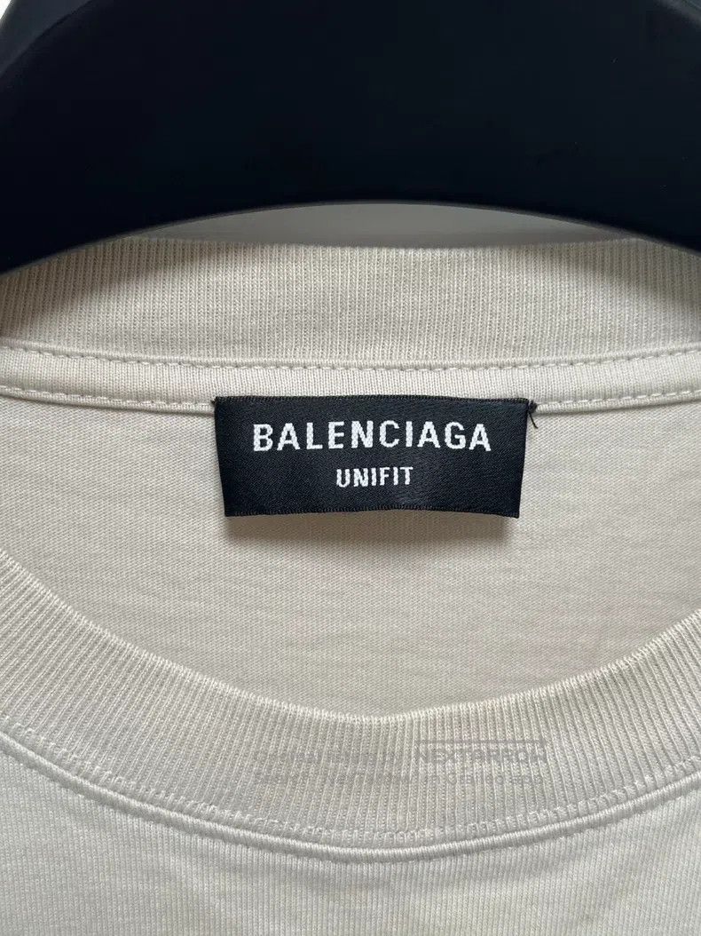Balenciaga Balenciaga Fashion Week Faded Letter Print Short Sleeve Size US XS / EU 42 / 0 - 5 Thumbnail