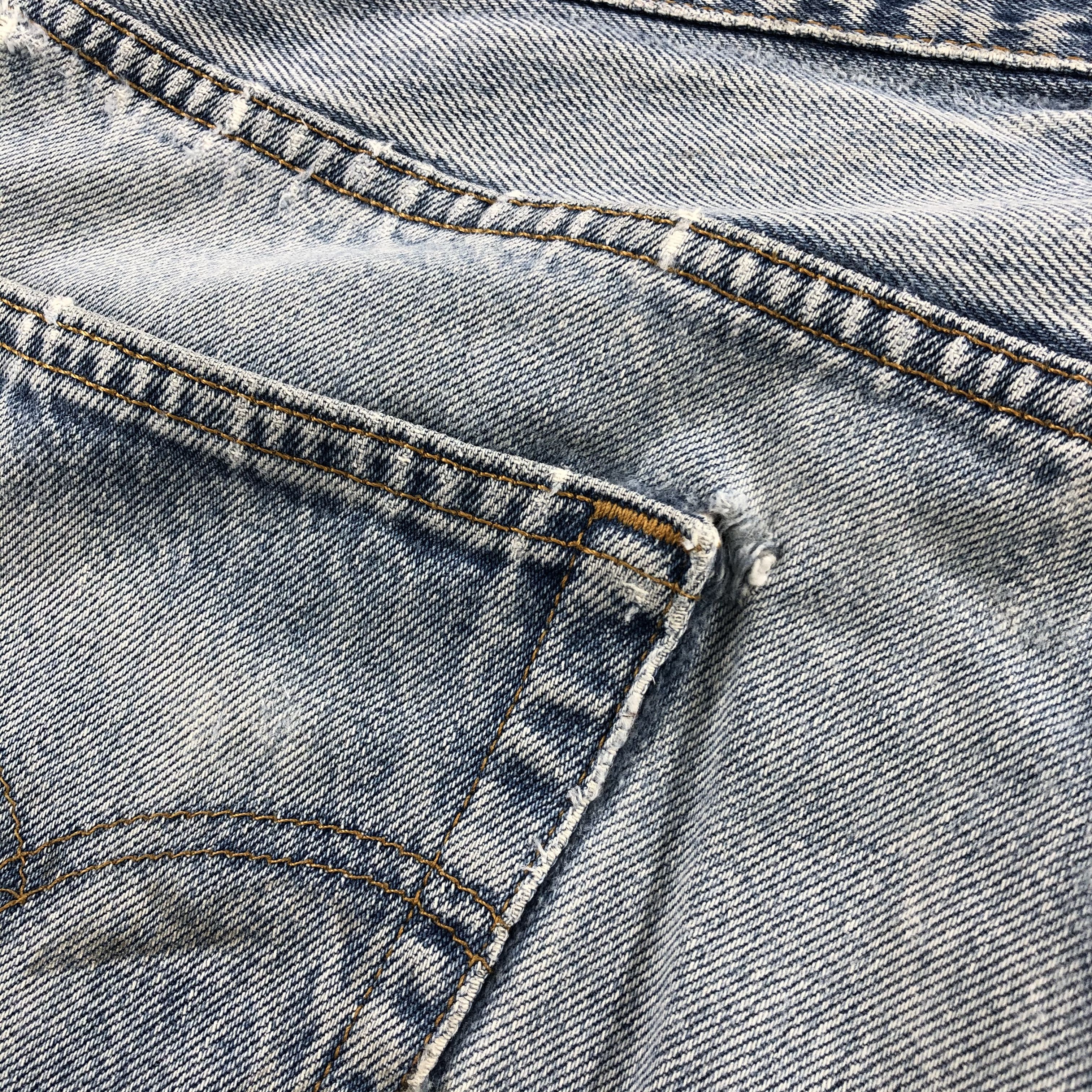 Levi's 90s Vintage Light Wash Levis 501 Jeans-J1501 Size US 35 - 10 Thumbnail