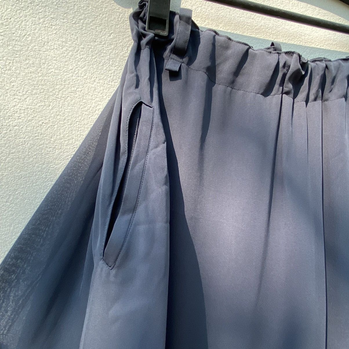 Issey Miyake ISSEY MIYAKE Dark Gray Chiffon Skort with Smocked Waist Size 27" / US 4 / IT 40 - 17 Thumbnail
