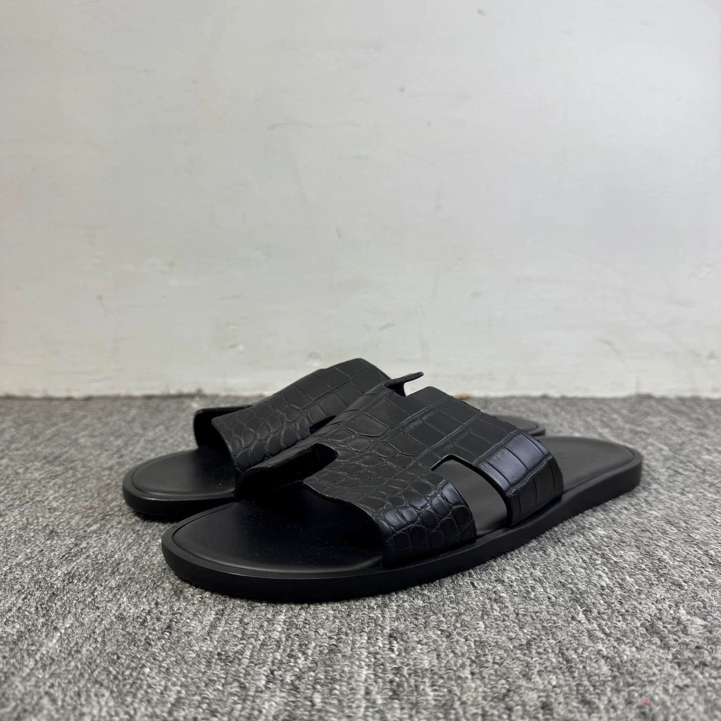 Hermes Hermes Crocodile Leather Slippers Size US 10 / EU 43 - 1 Thumbnail