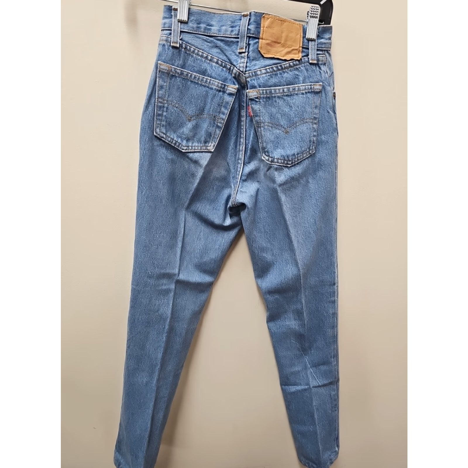 Levi's VINTAGE Levi's 501's Jeans Womens 23x30 ButtonFly Denim Blue 80s Logo Classic Vintage Fashion Streetwear Western Rugged Wear Casual Workwear Women Size 40" / US 18 - 5 Thumbnail