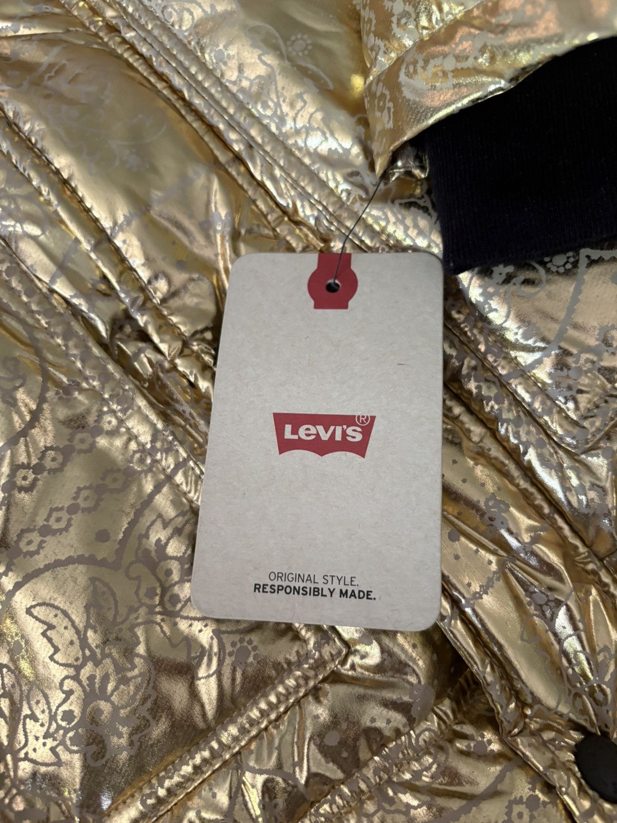 Levi's Levi's Metallic Gold Bandana Print Quil Hooded Puffer Jacket Size US L / EU 52-54 / 3 - 9 Thumbnail
