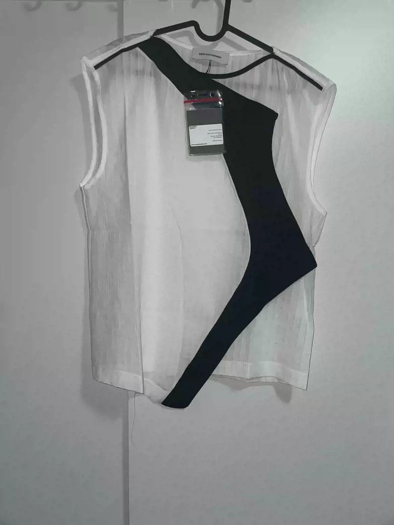 Kiko Kostadinov Kiko Kostadinov ZLATYU SLEEVELESS SHIRT FROST WHITE |  Grailed