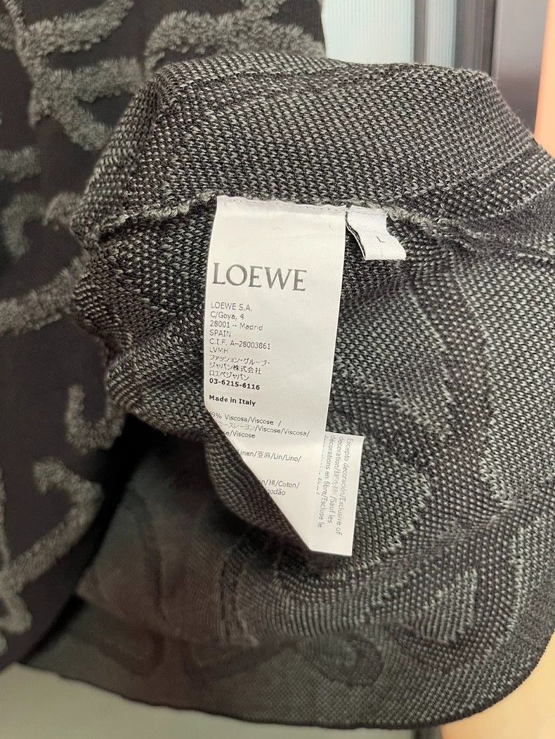 Loewe LOEWE Pure color Logo jacquard long sleeve round collar sw Size US L / EU 52-54 / 3 - 5 Thumbnail
