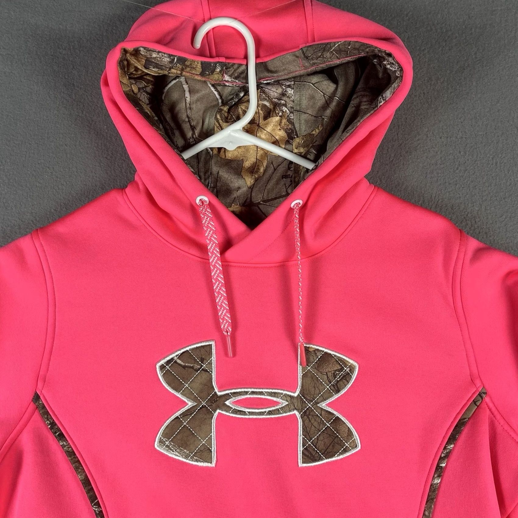 Under Armour Under Armour Womens Hoodie Medium Pink/Camo Breast Cancer Logo Storm Size M / US 6-8 / IT 42-44 - 3 Thumbnail