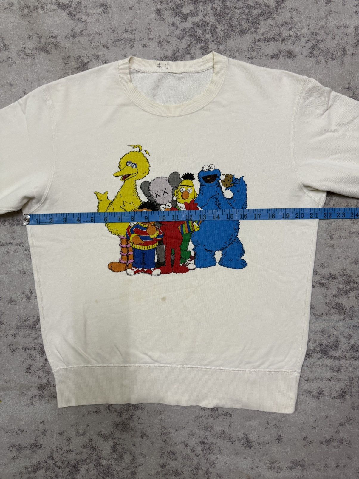 Kaws × Uniqlo Uniqlo Kaws Sweatshirt Size US S / EU 44-46 / 1 - 13 Thumbnail