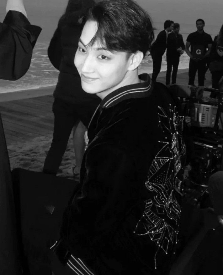 Saint Laurent Paris × Yves Saint Laurent Saint Laurent Radio Jacket Velvet Coat 2412-Nextarrow Size US XS / EU 42 / 0 - 7 Thumbnail