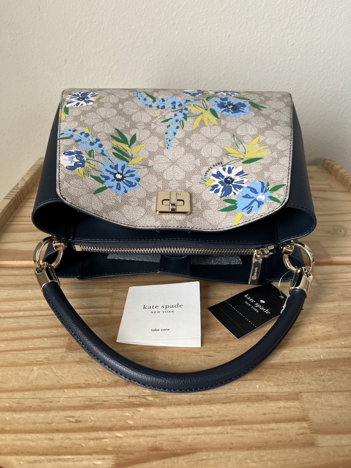 Kate Spade Kate Spade Spade Flower Floral Medium Top Handle Satchel Size ONE SIZE - 6 Thumbnail