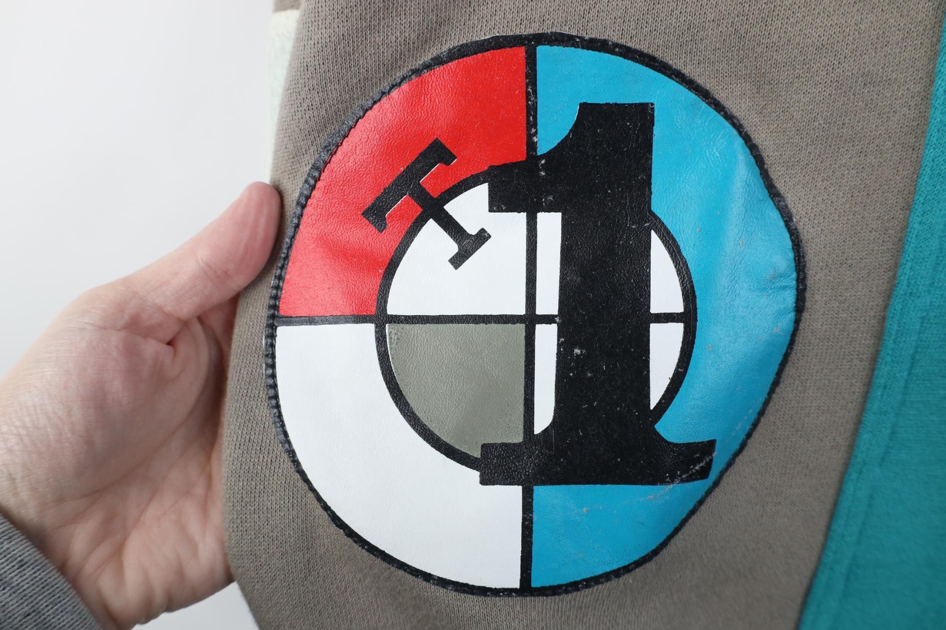 Vintage Deadstock Vintage 90s Streetwear Block Bullseye Sweatshirt Size US S / EU 44-46 / 1 - 4 Thumbnail