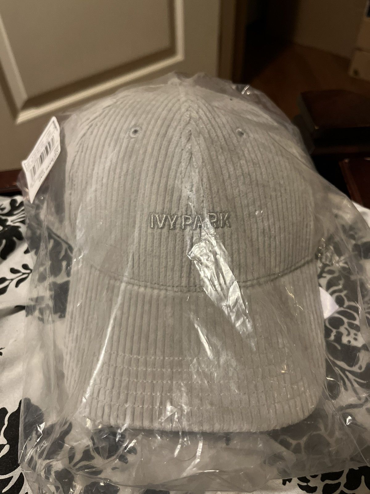Adidas × Ivy Park Ivy Park Adidas grey corduroy hat Size ONE SIZE - 2 Thumbnail