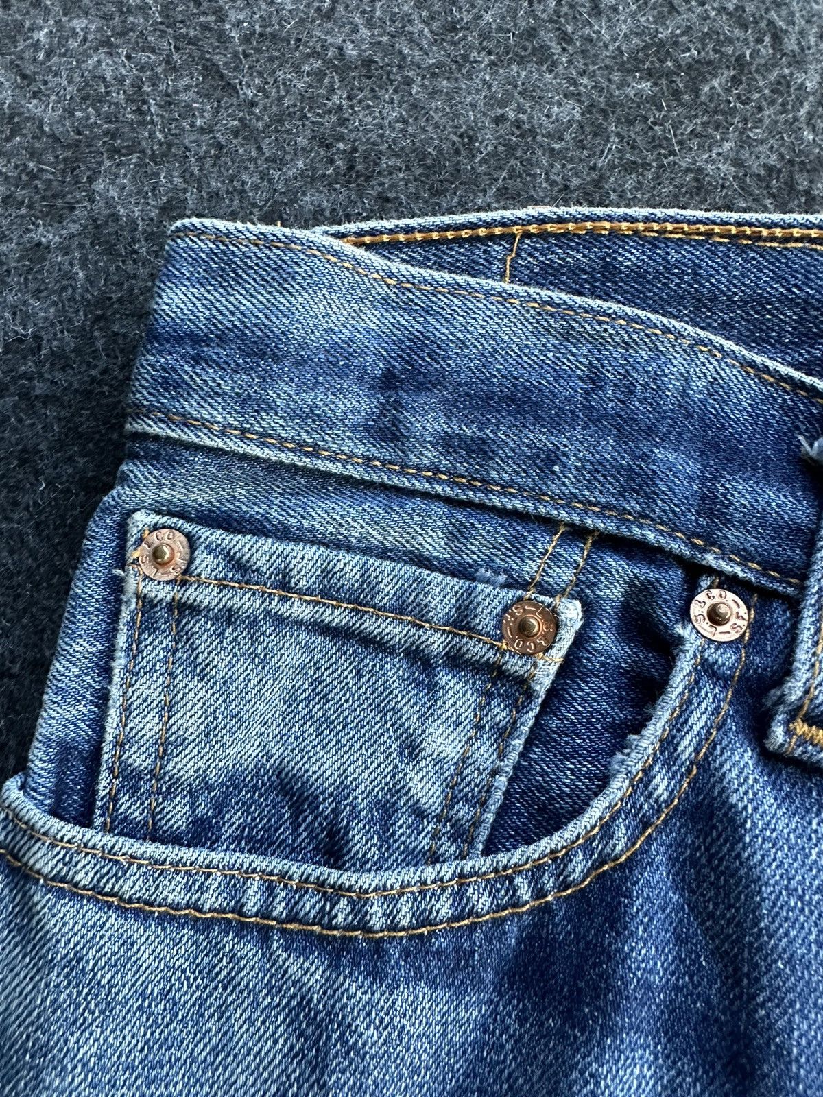 Levi's × Levi's Vintage Clothing × Vintage Vintage Levis 505 Thrashed Distressed Denim D480 Size US 36 / EU 52 - 14 Thumbnail